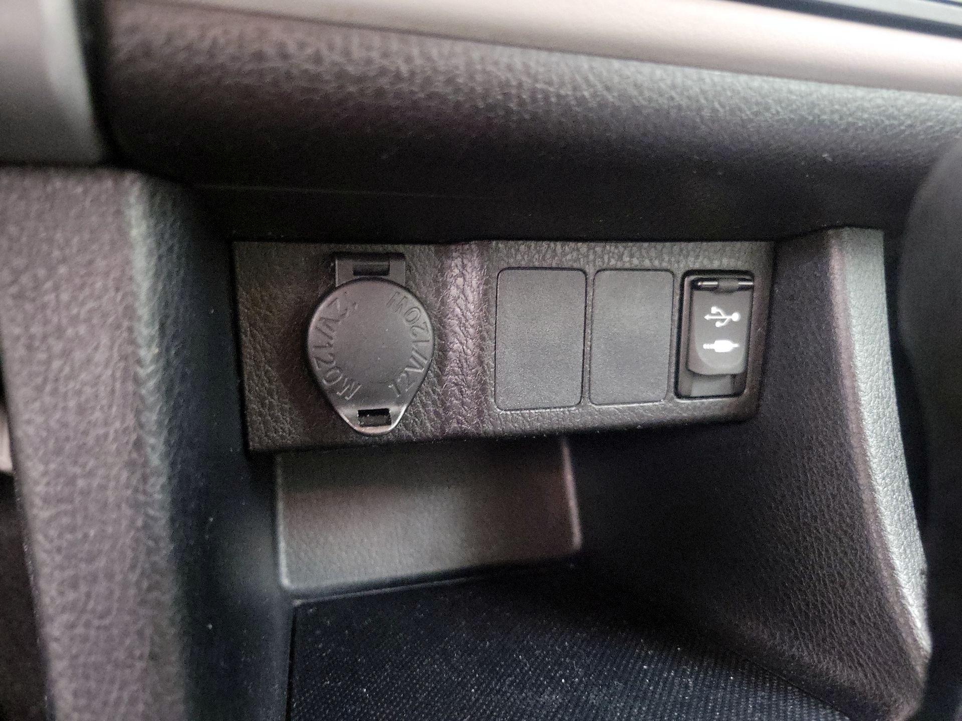 Thumbnail: 2017 Toyota Corolla - 18