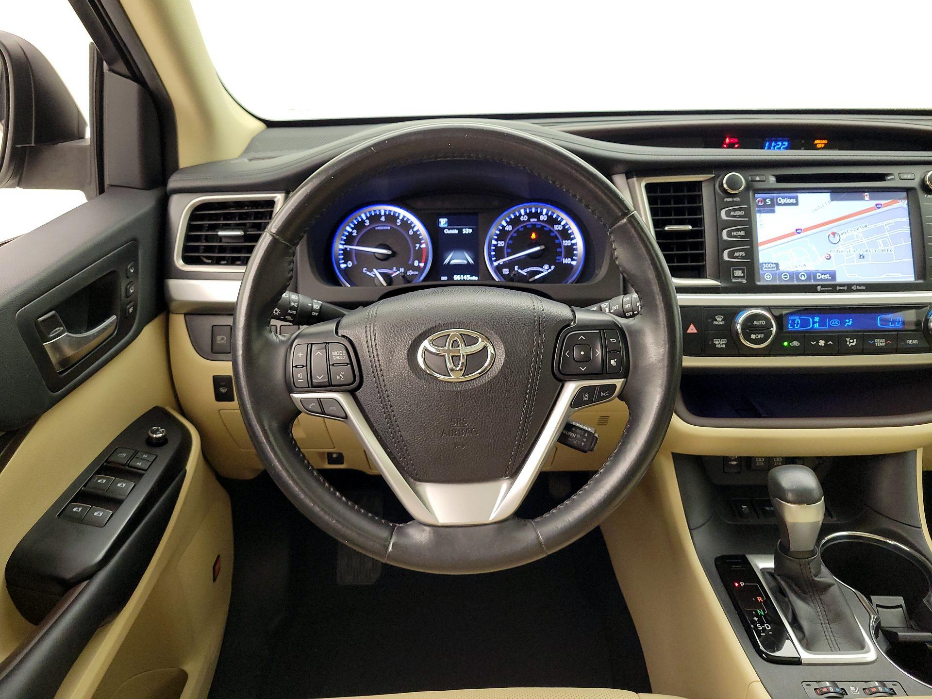 Thumbnail: 2019 Toyota Highlander - 10
