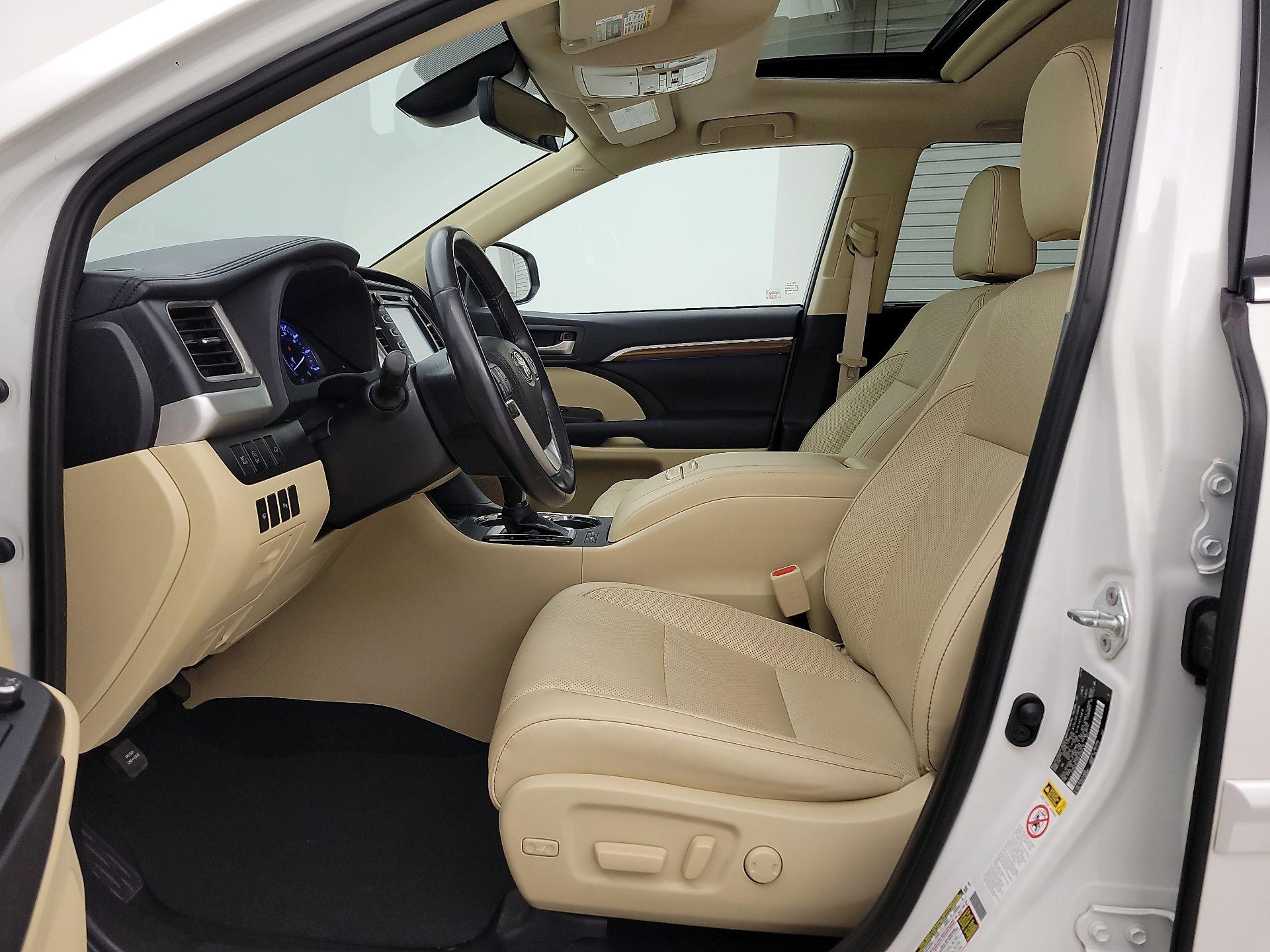 Thumbnail: 2019 Toyota Highlander - 11