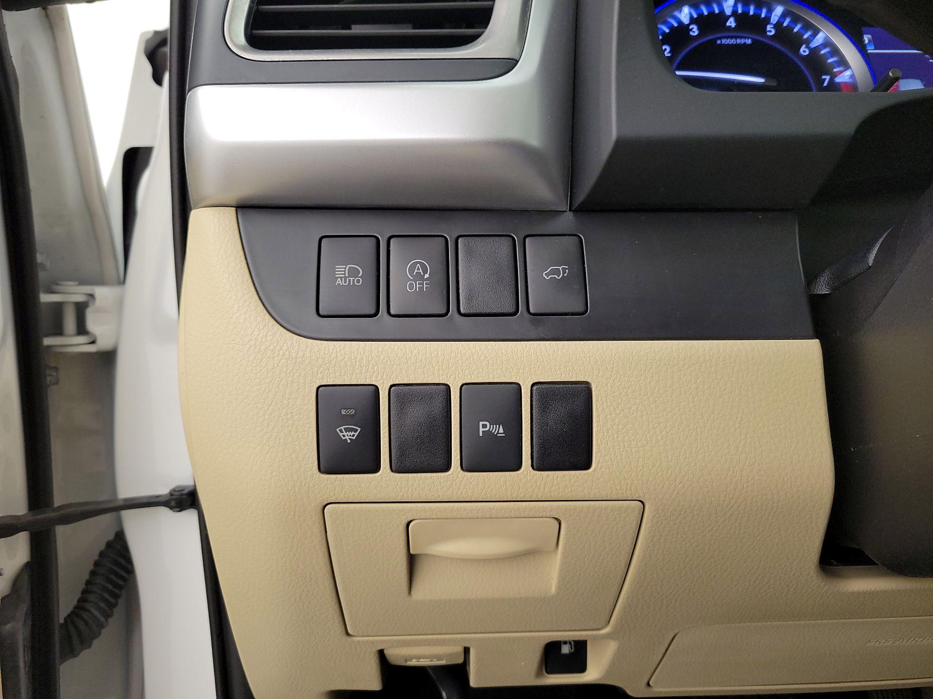 Thumbnail: 2019 Toyota Highlander - 13