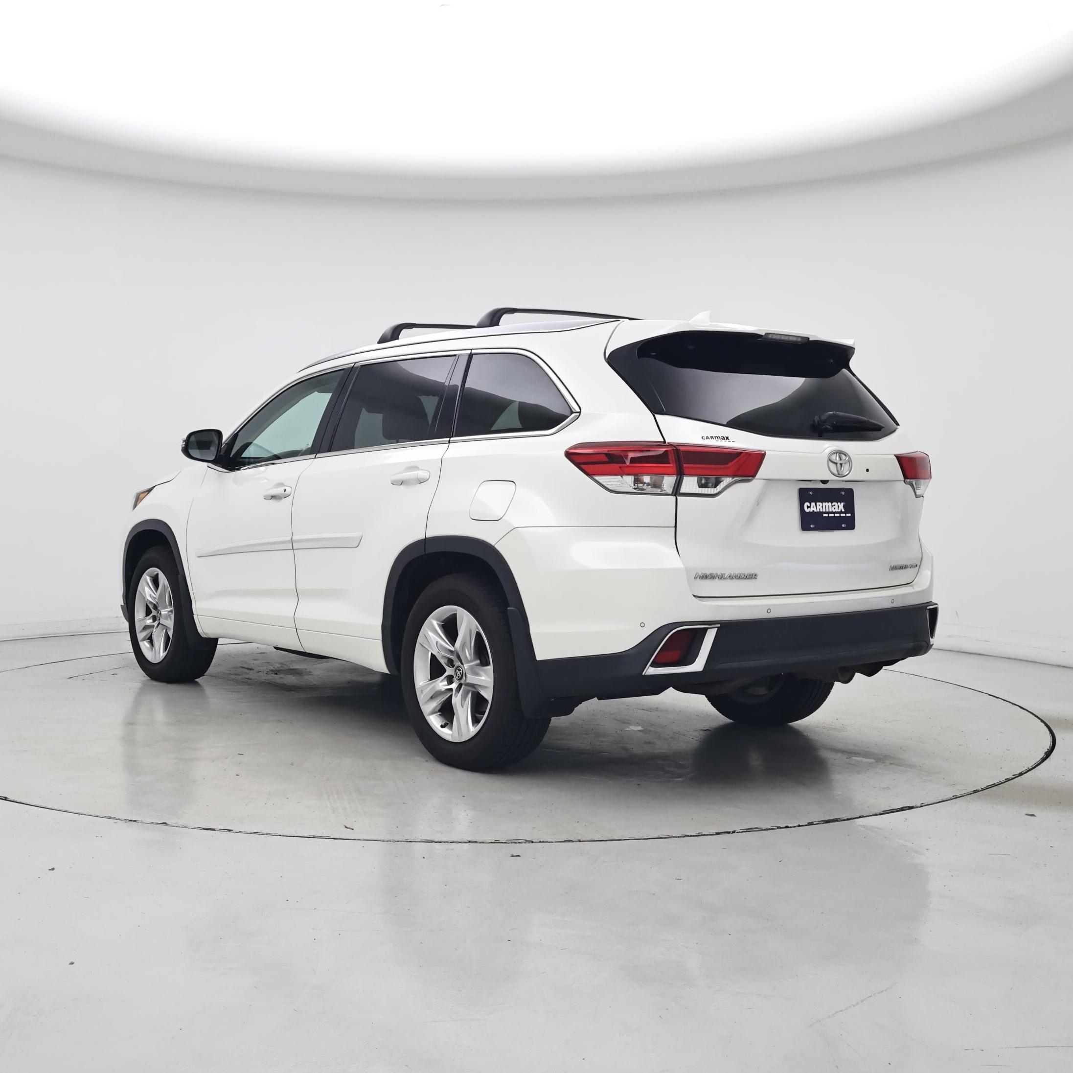 Thumbnail: 2019 Toyota Highlander - 2