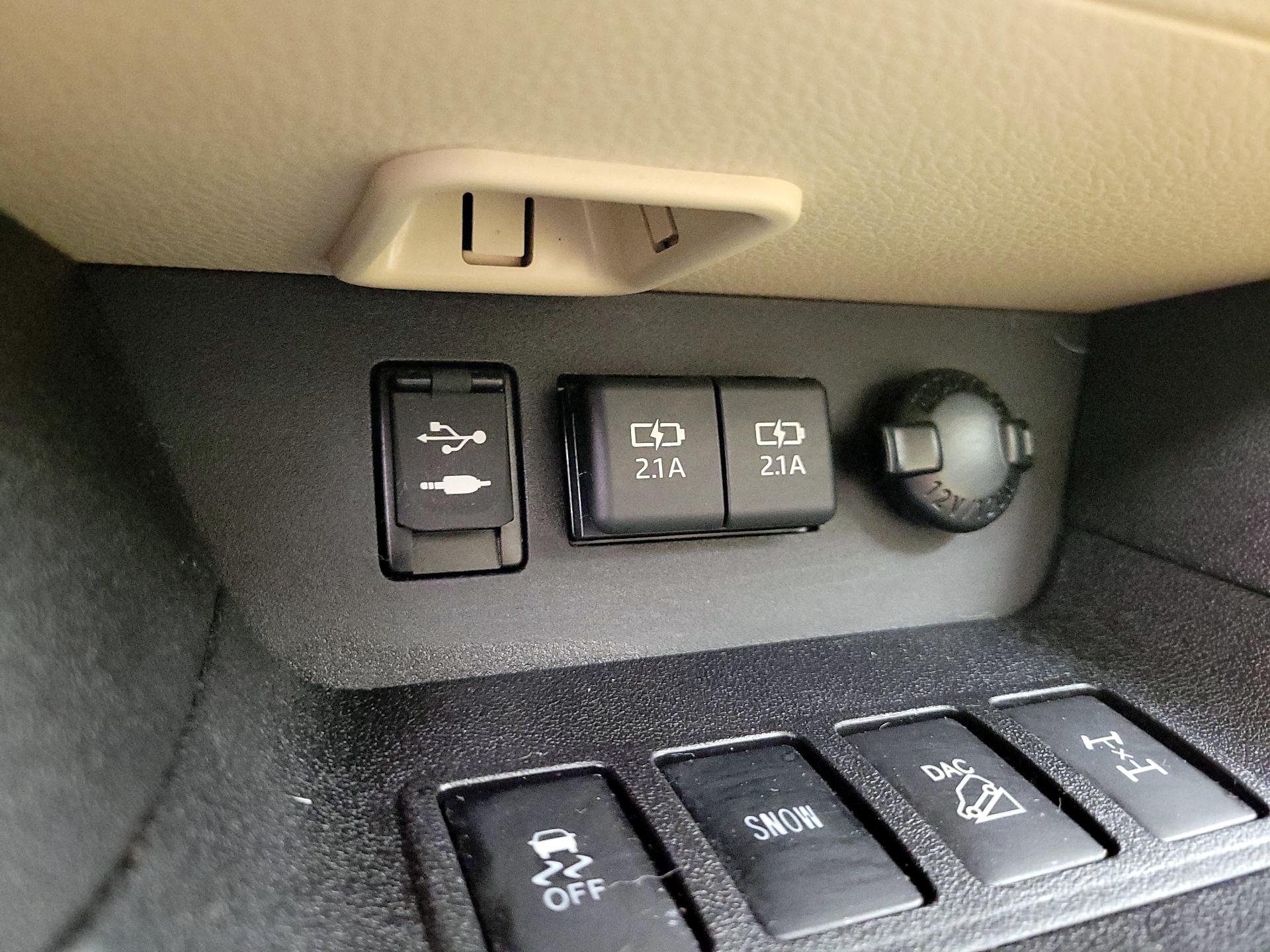 Thumbnail: 2019 Toyota Highlander - 19