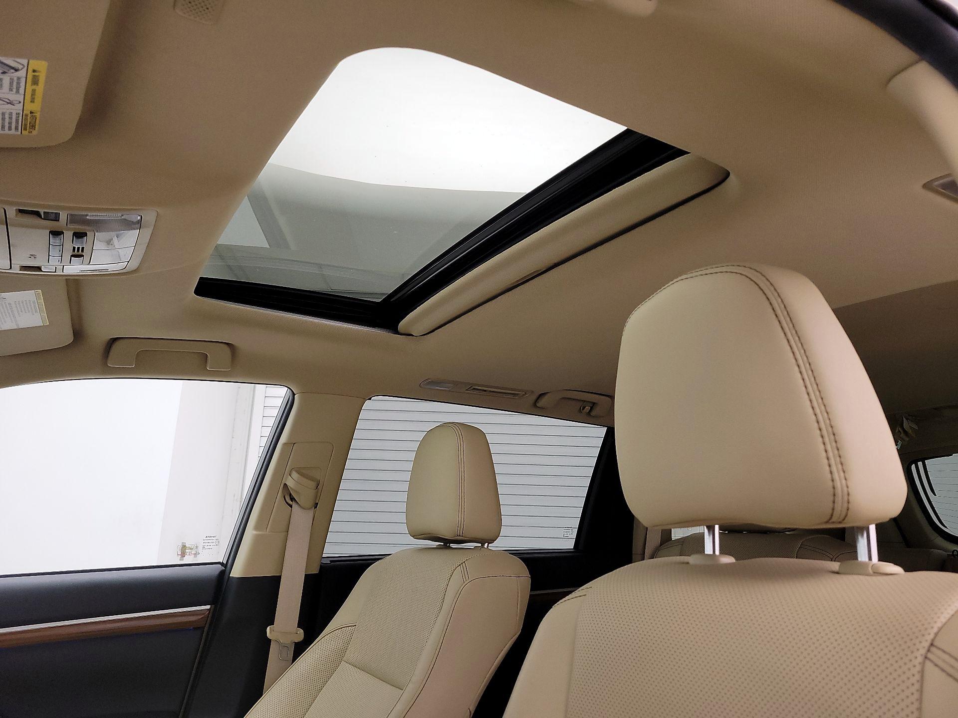 Thumbnail: 2019 Toyota Highlander - 20