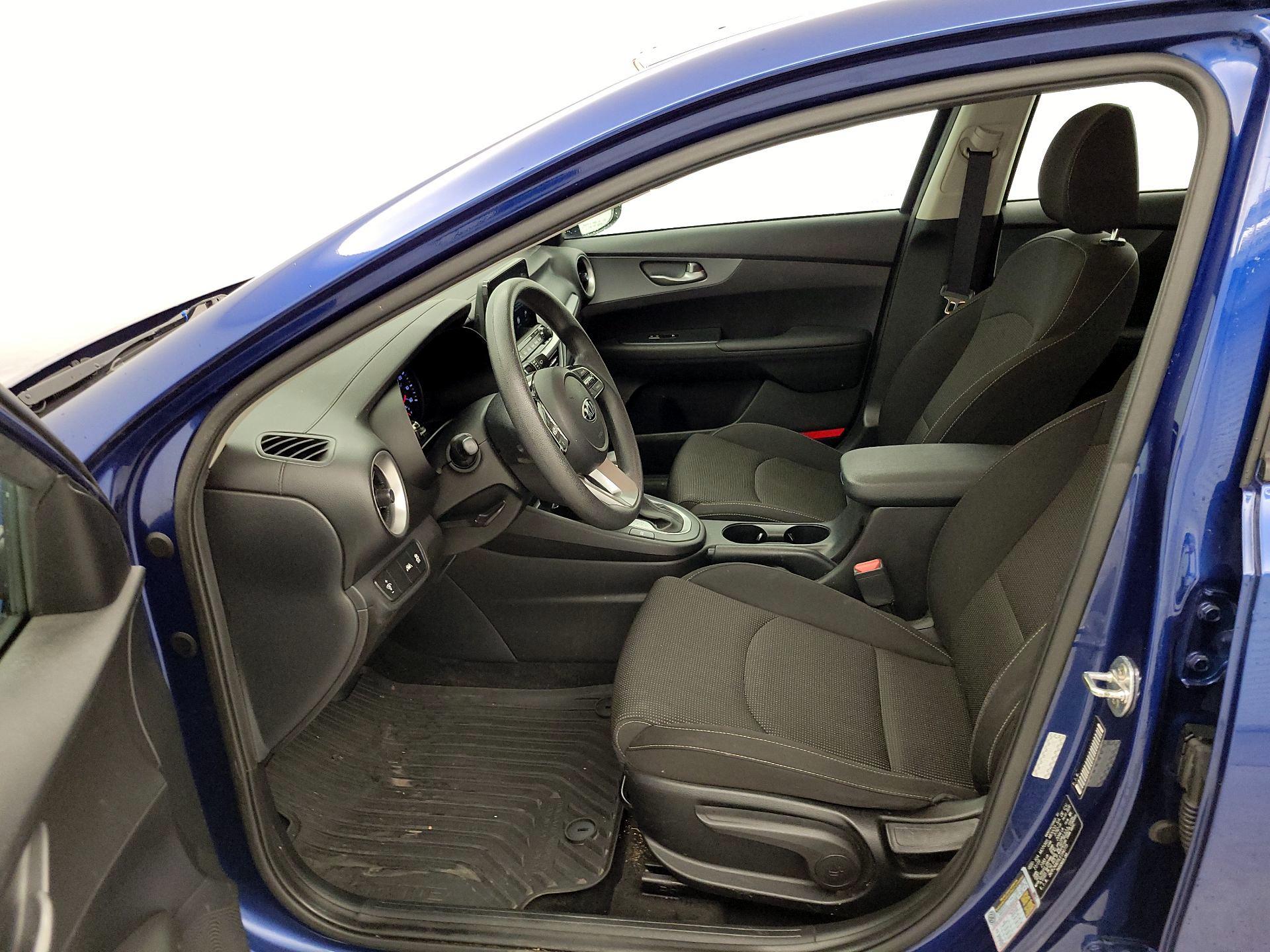 Thumbnail: 2020 Kia Forte - 11