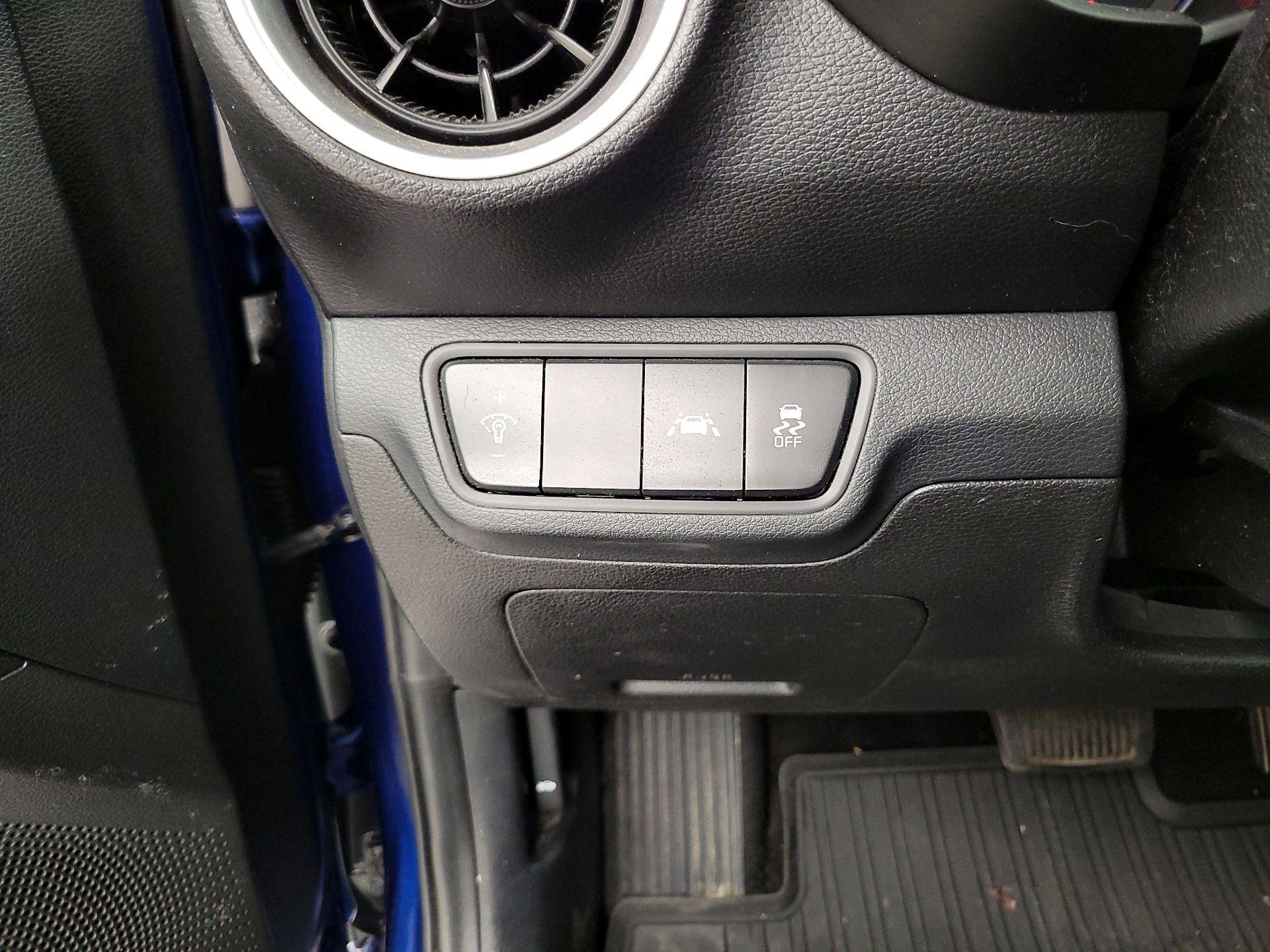 Thumbnail: 2020 Kia Forte - 13