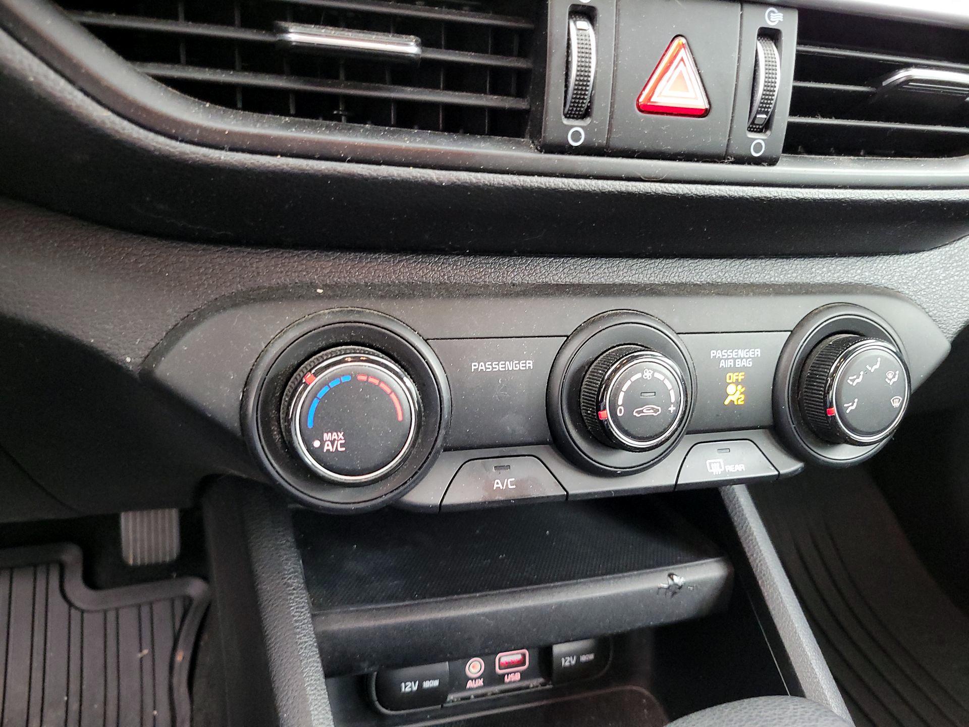 Thumbnail: 2020 Kia Forte - 16