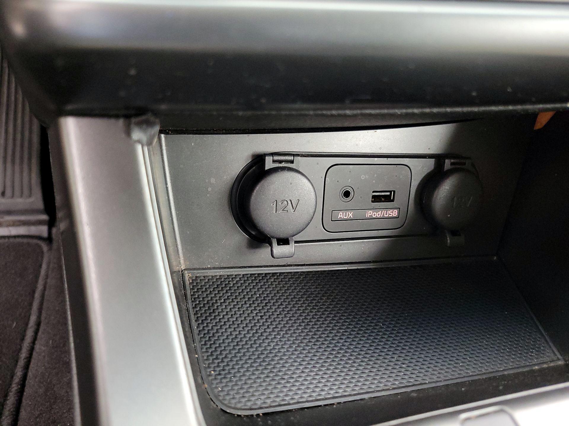 Thumbnail: 2015 Kia Optima - 17