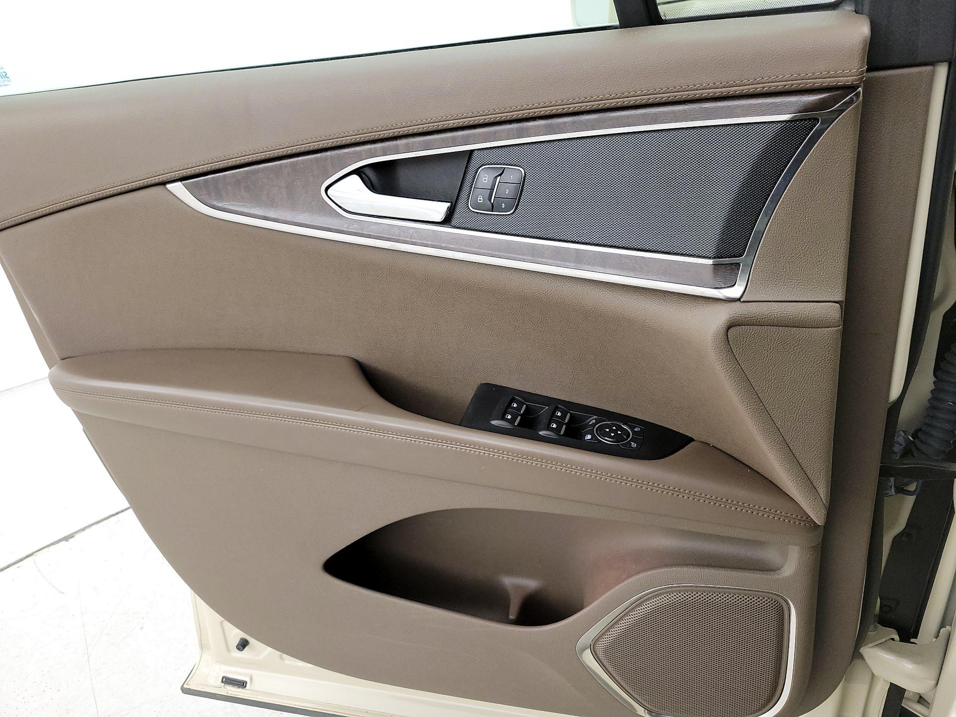 Thumbnail: 2016 Lincoln MKX - 12