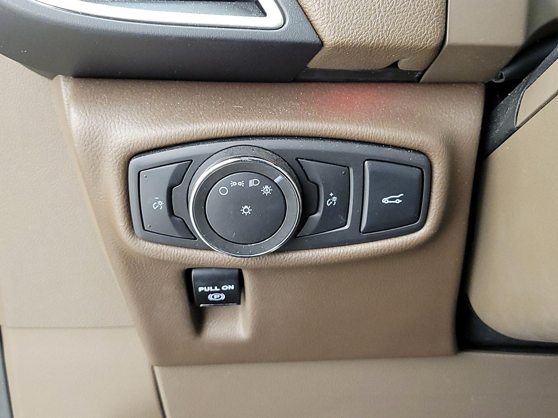 Thumbnail: 2016 Lincoln MKX - 13