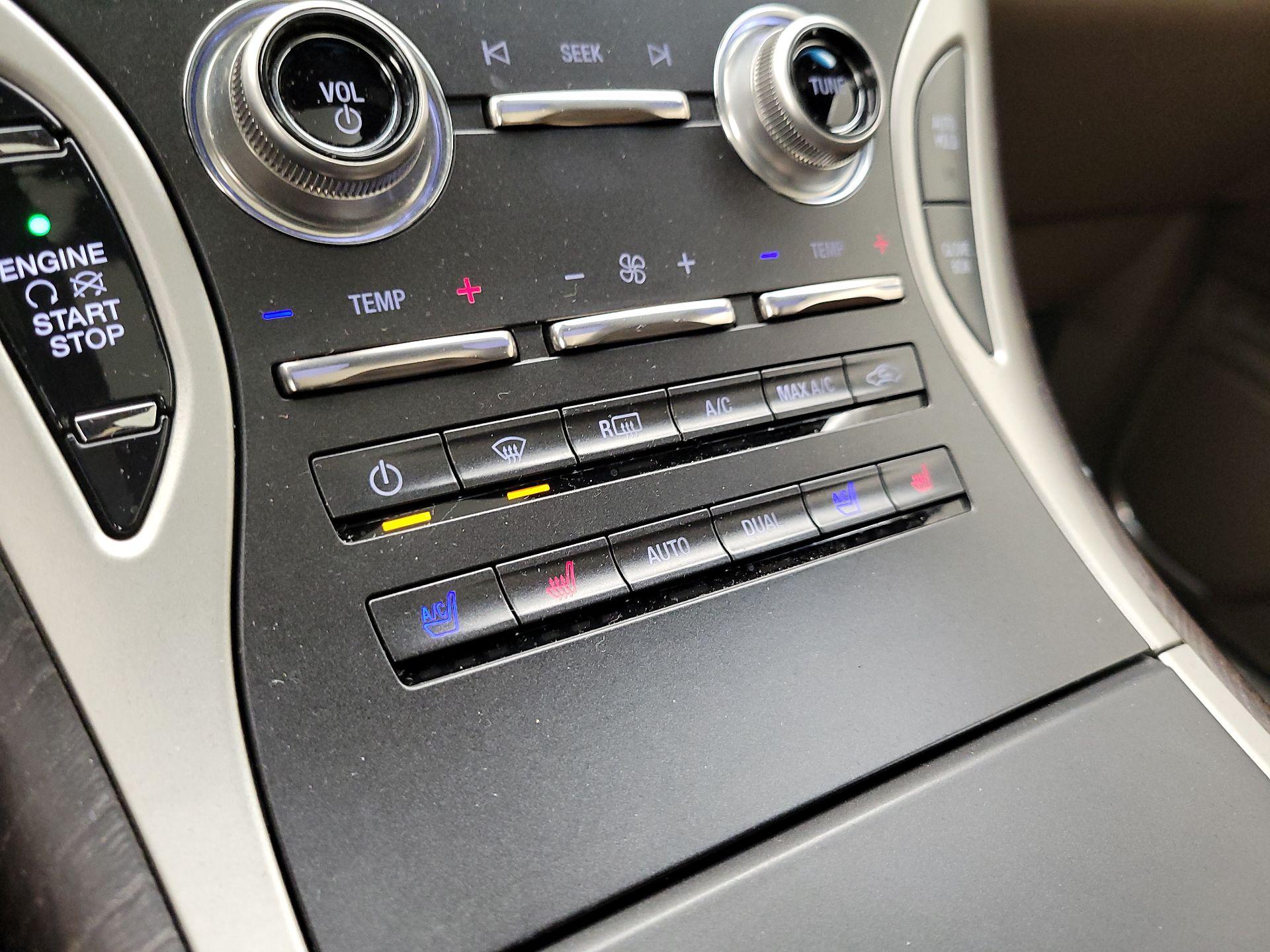 Thumbnail: 2016 Lincoln MKX - 16