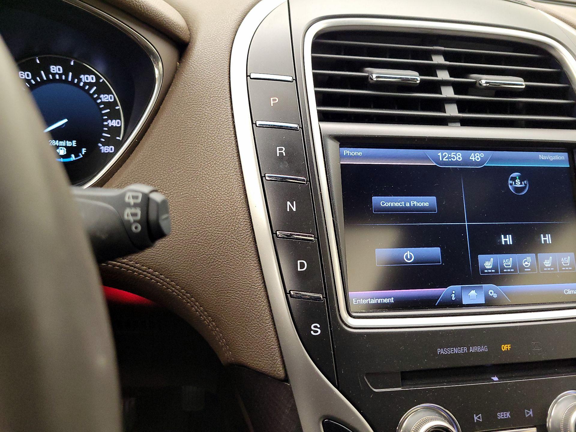 Thumbnail: 2016 Lincoln MKX - 17