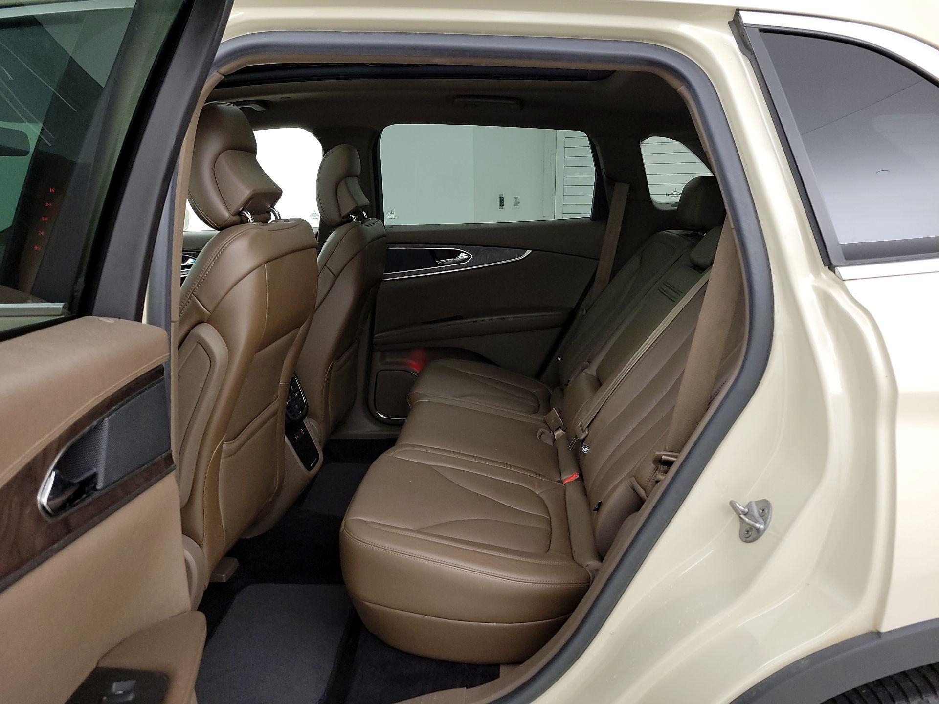 Thumbnail: 2016 Lincoln MKX - 20