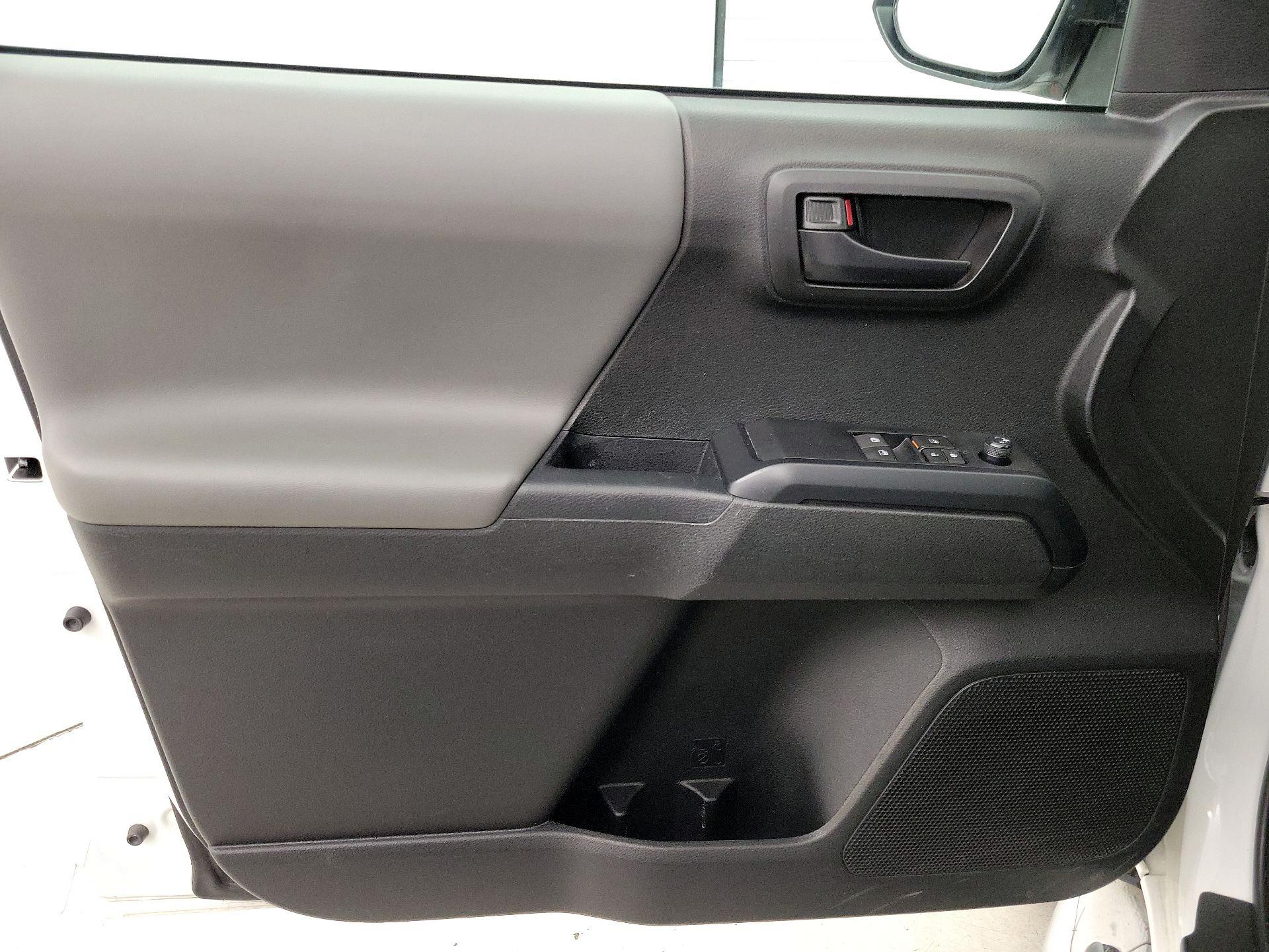 Thumbnail: 2022 Toyota Tacoma - 12