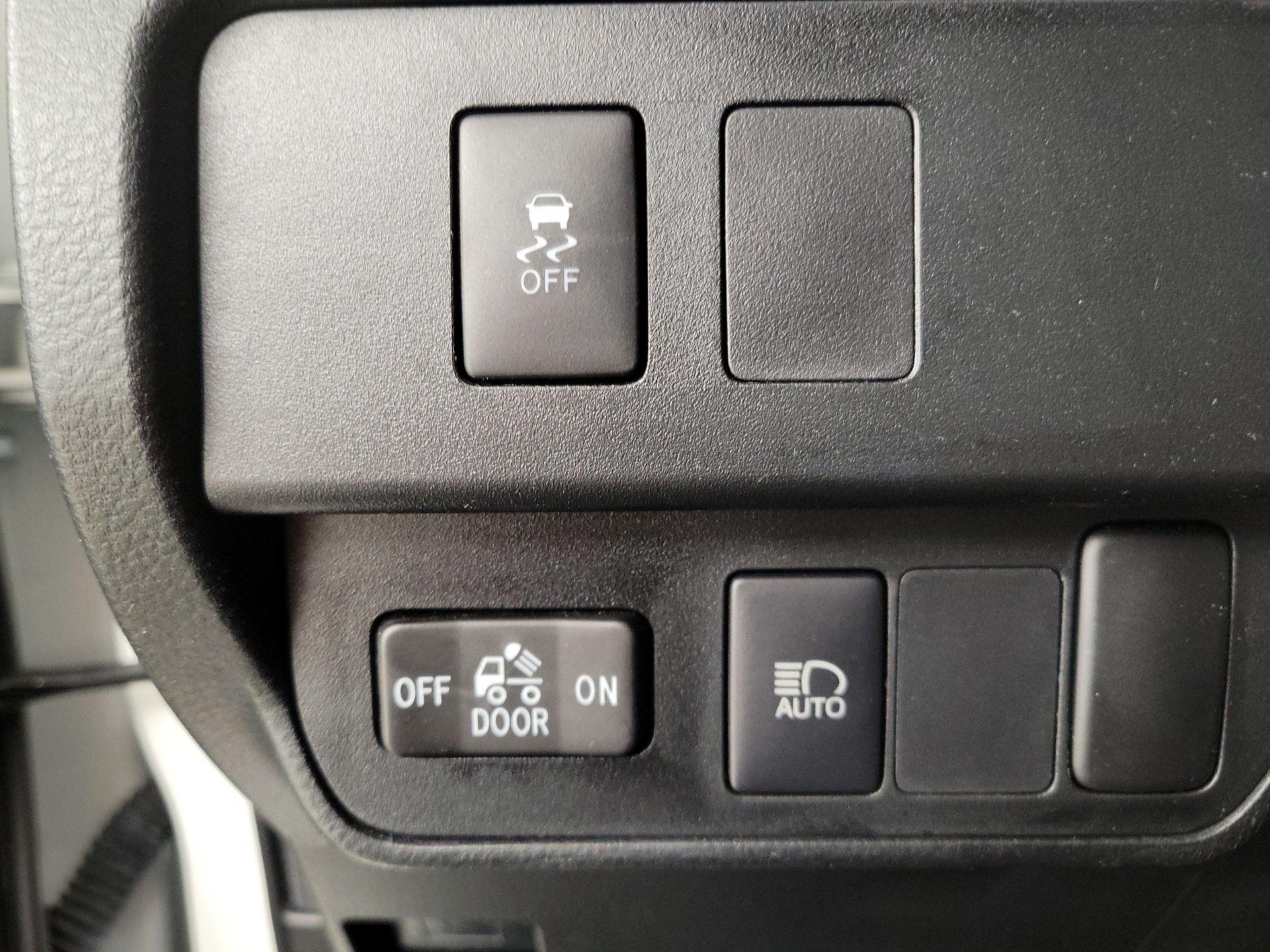 Thumbnail: 2022 Toyota Tacoma - 13