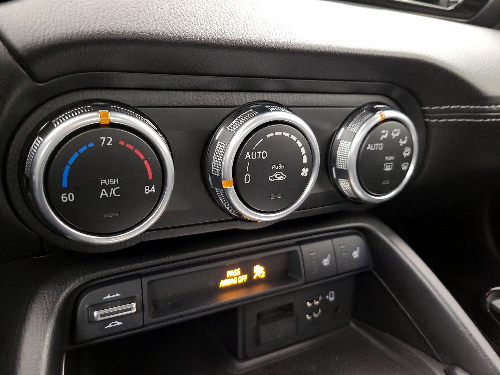 Thumbnail: 2020 Mazda MX-5 Miata - 17