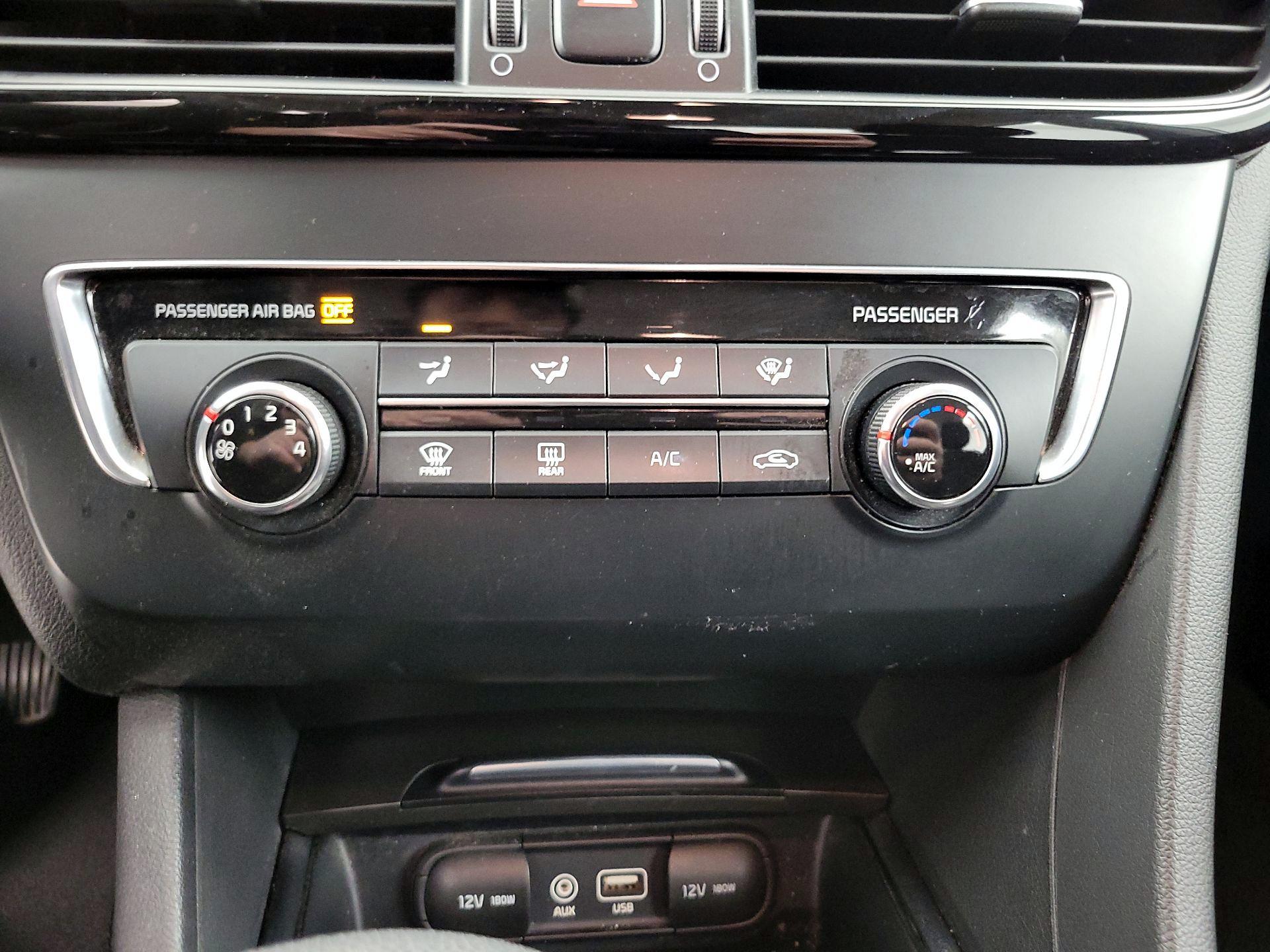 Thumbnail: 2017 Kia Optima - 17