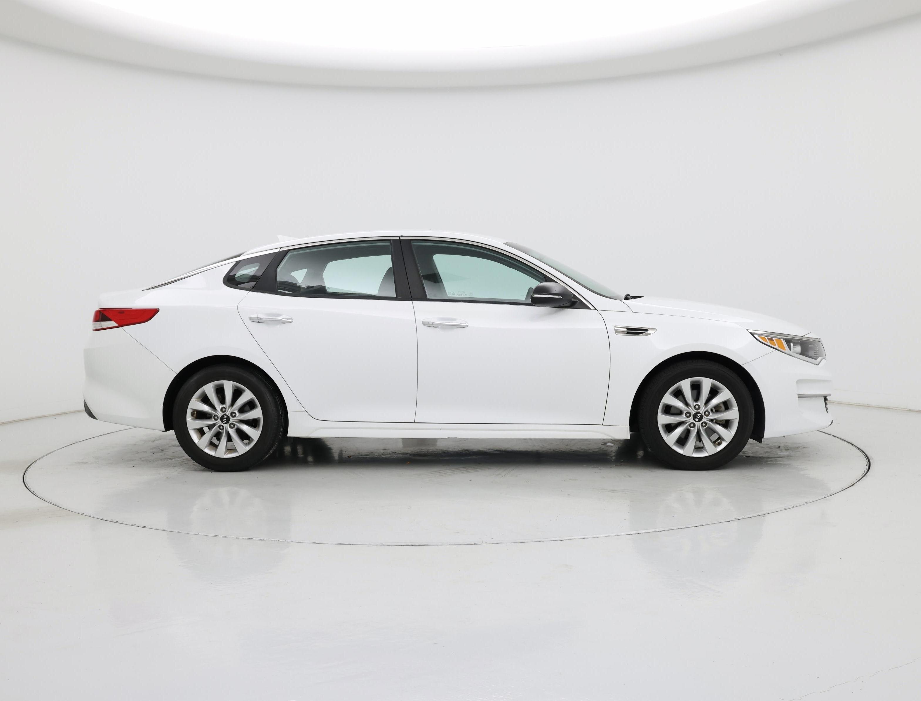 Thumbnail: 2017 Kia Optima - 7