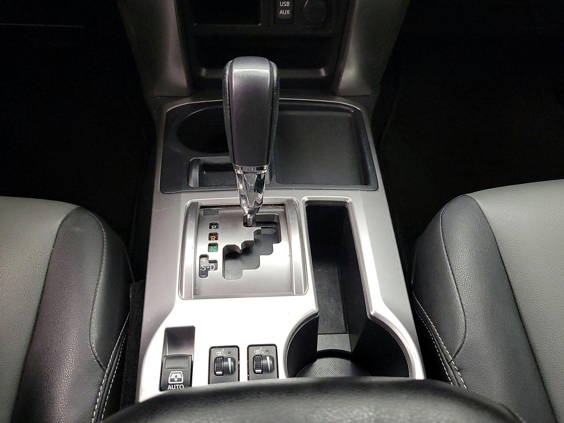 Thumbnail: 2016 Toyota 4Runner - 17