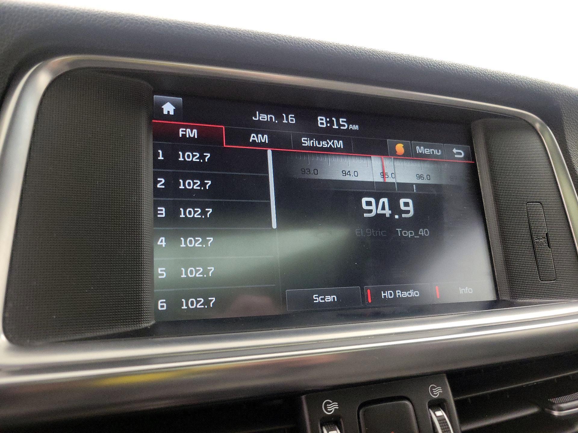 Thumbnail: 2016 Kia Optima - 16