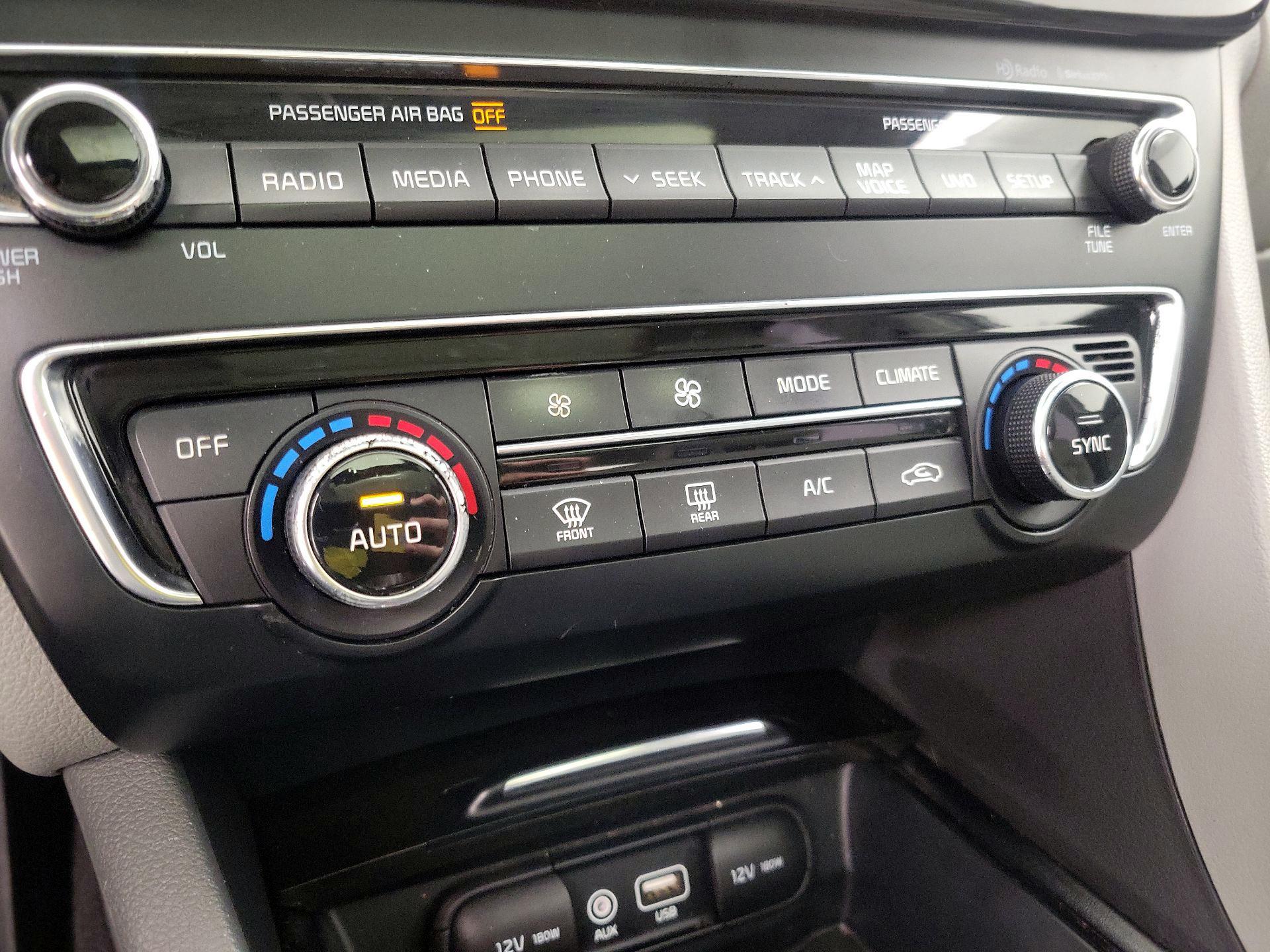 Thumbnail: 2016 Kia Optima - 17