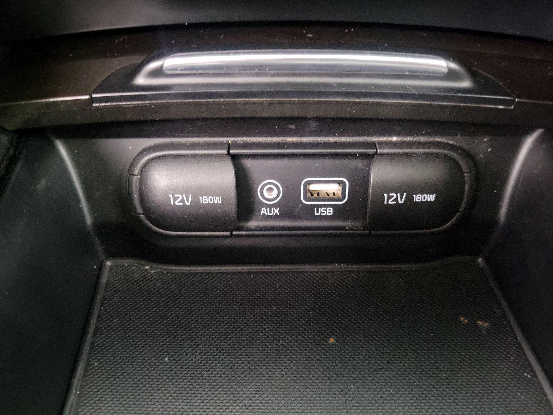 Thumbnail: 2016 Kia Optima - 19