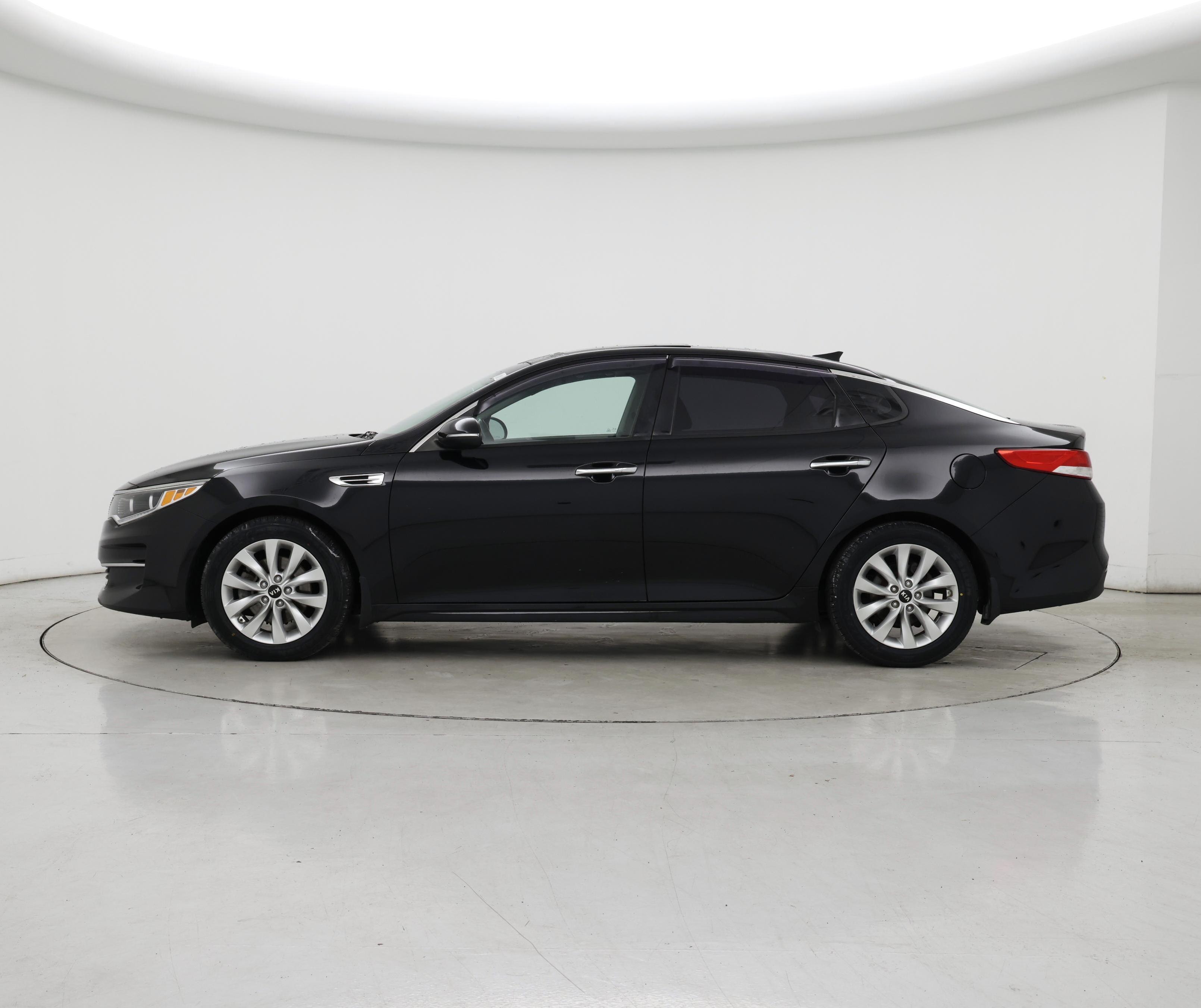 Thumbnail: 2016 Kia Optima - 3