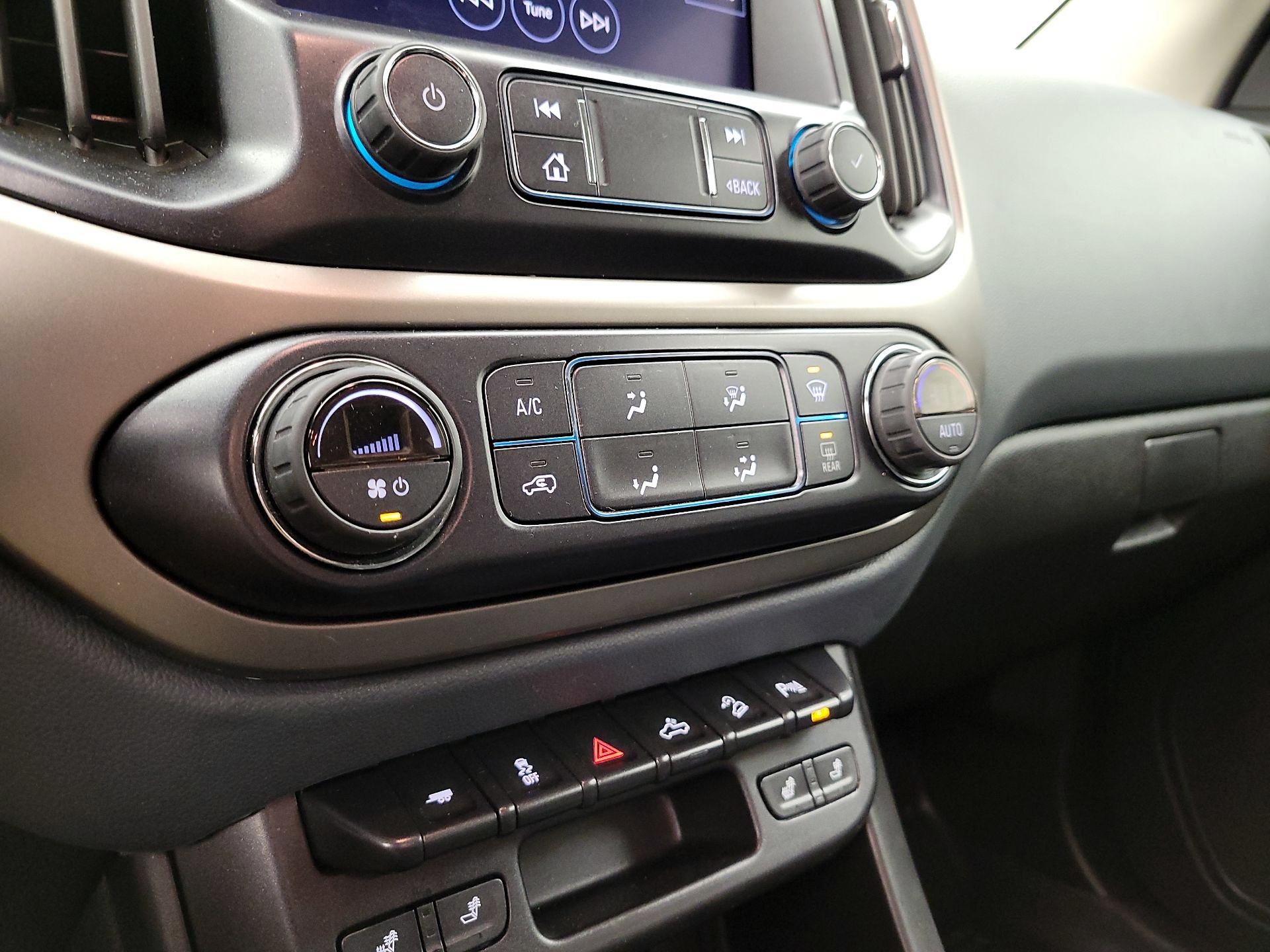 Thumbnail: 2022 Chevrolet Colorado - 16