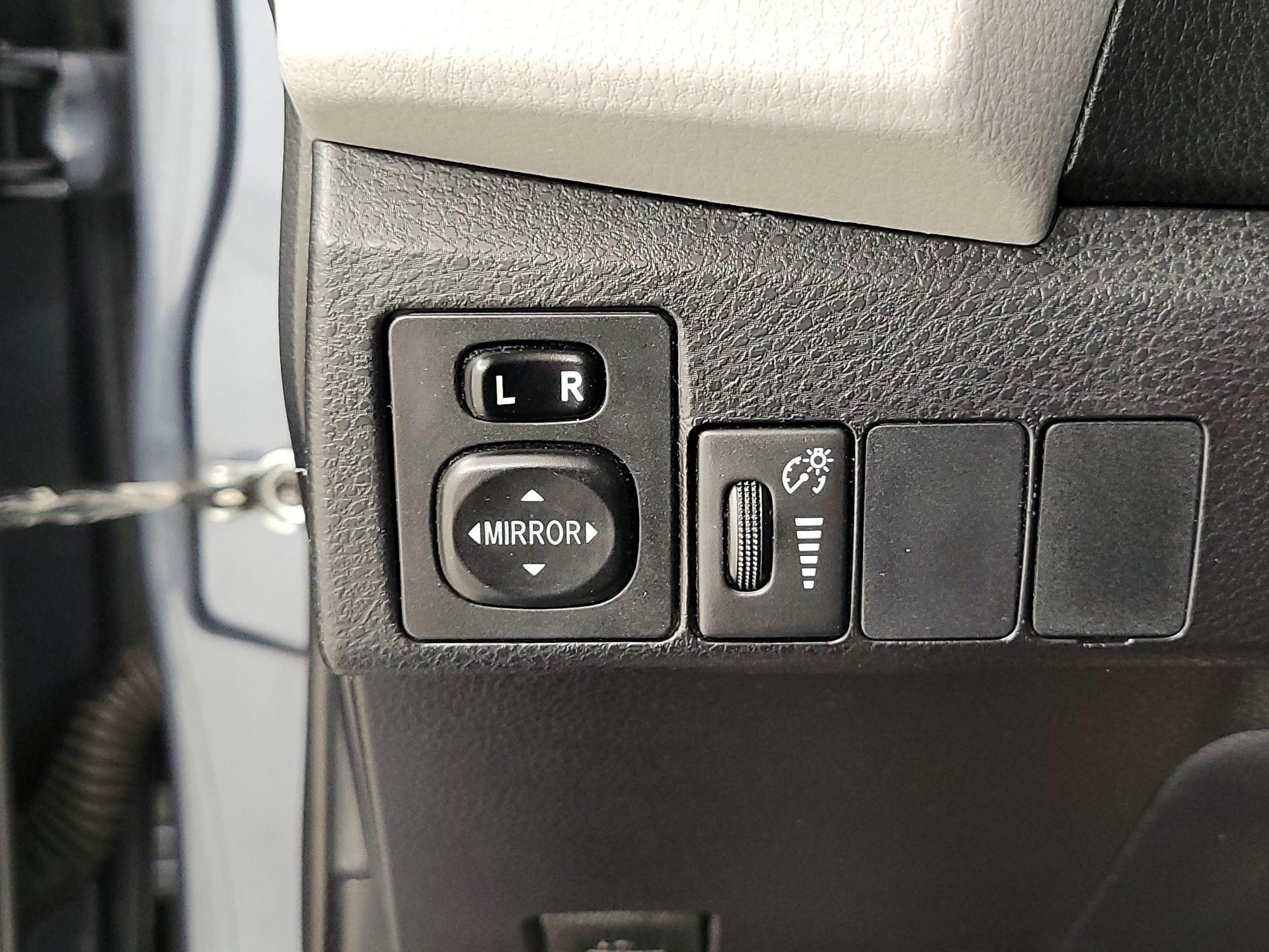 Thumbnail: 2016 Toyota Corolla - 13