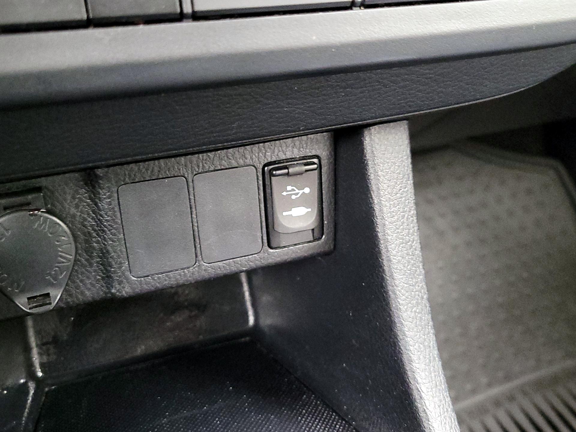 Thumbnail: 2016 Toyota Corolla - 18