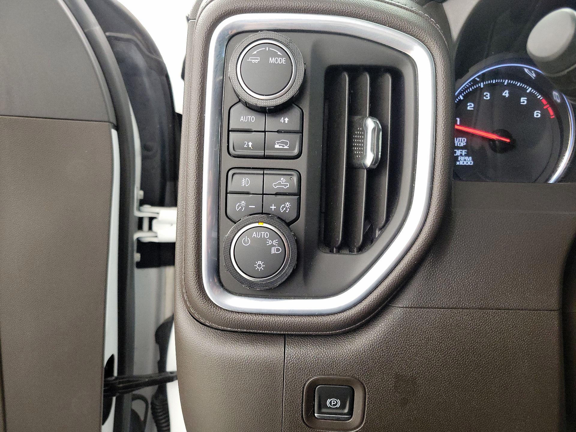 Thumbnail: 2021 Chevrolet Silverado 1500 - 13