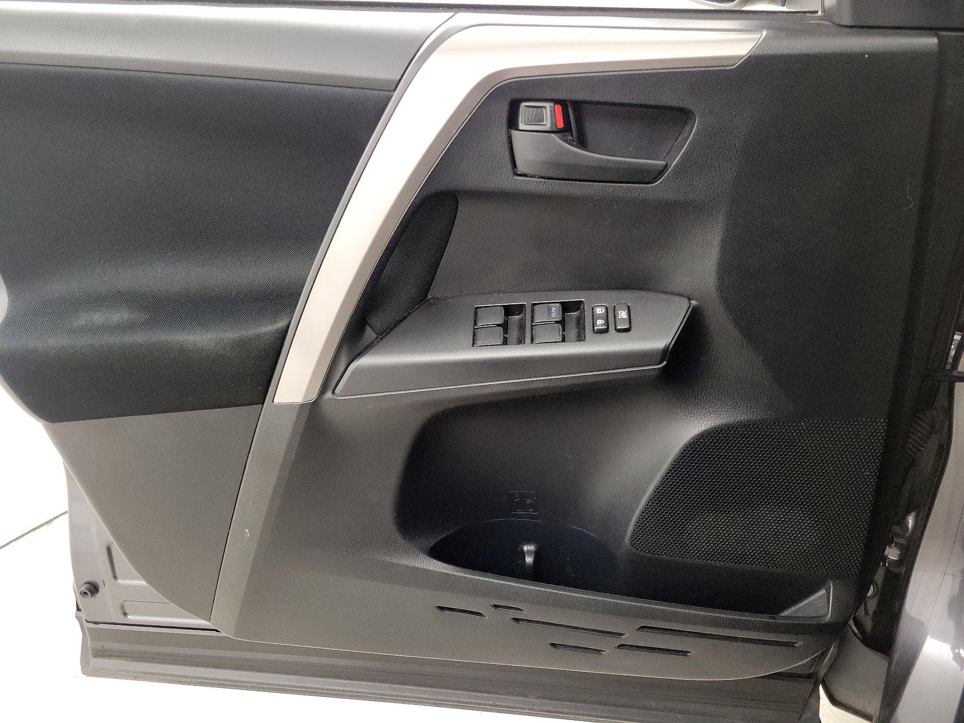 Thumbnail: 2017 Toyota RAV4 - 12