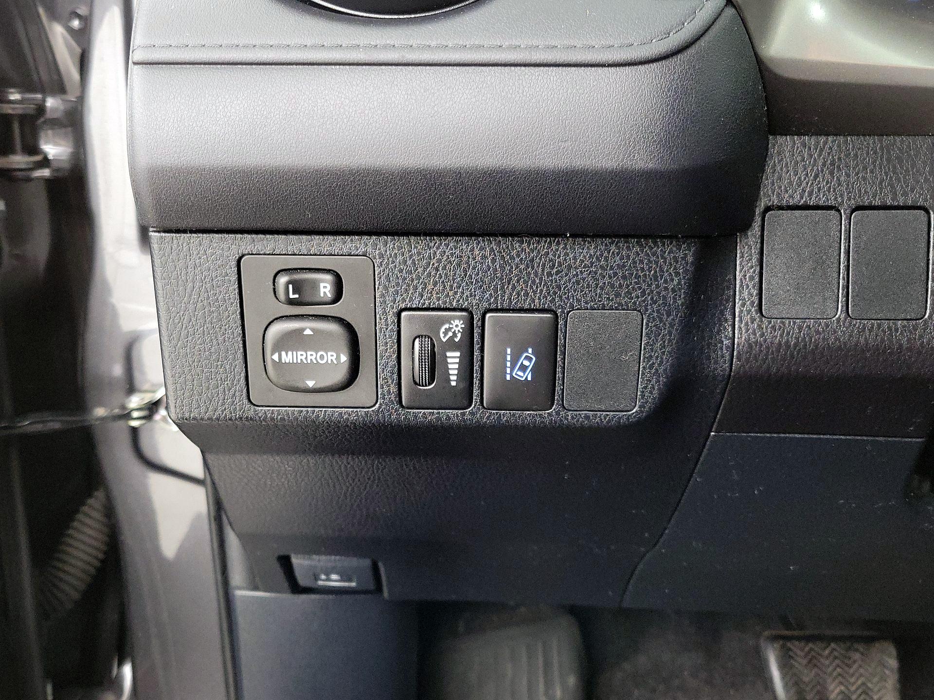 Thumbnail: 2017 Toyota RAV4 - 13