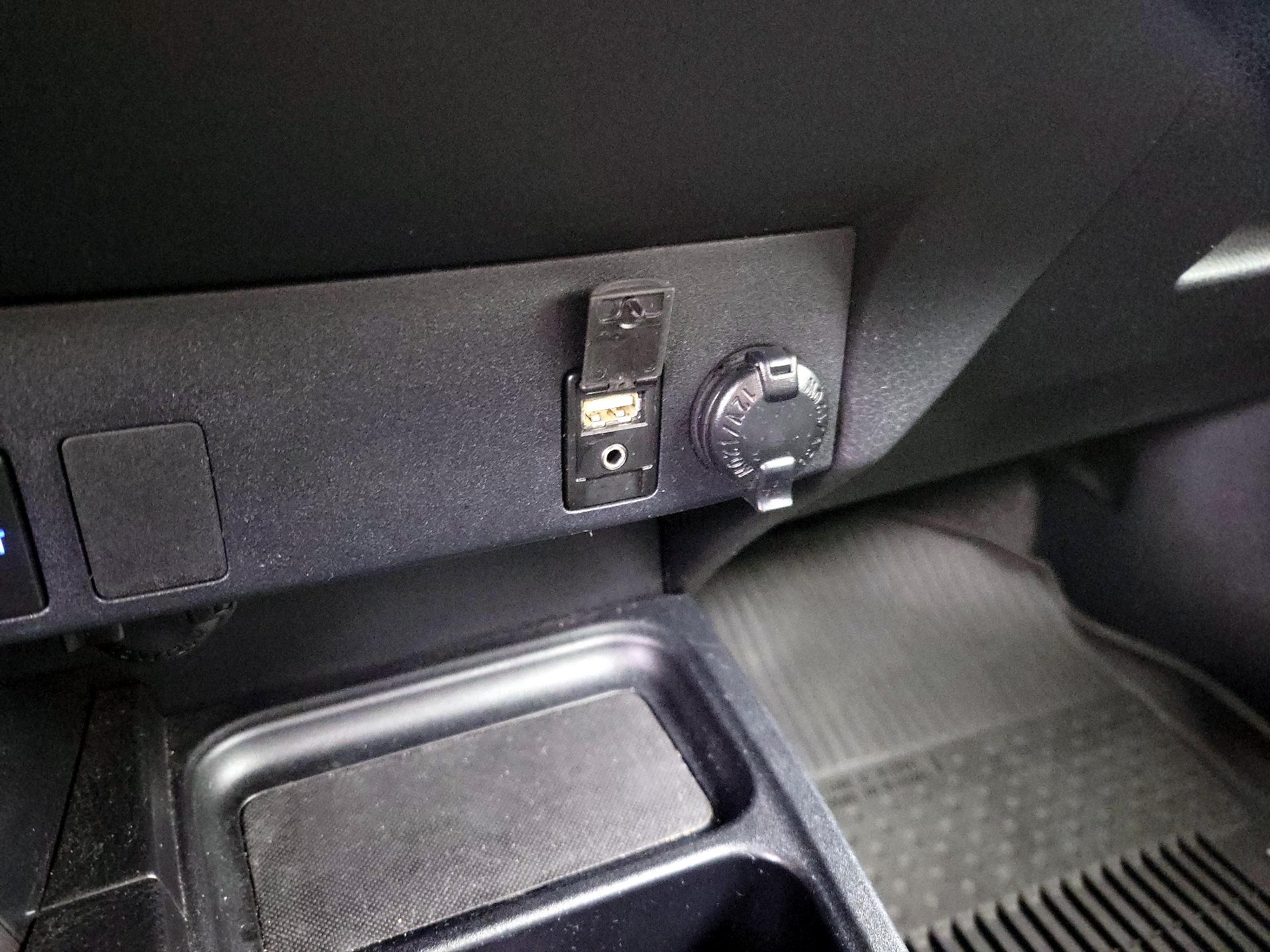 Thumbnail: 2017 Toyota RAV4 - 18