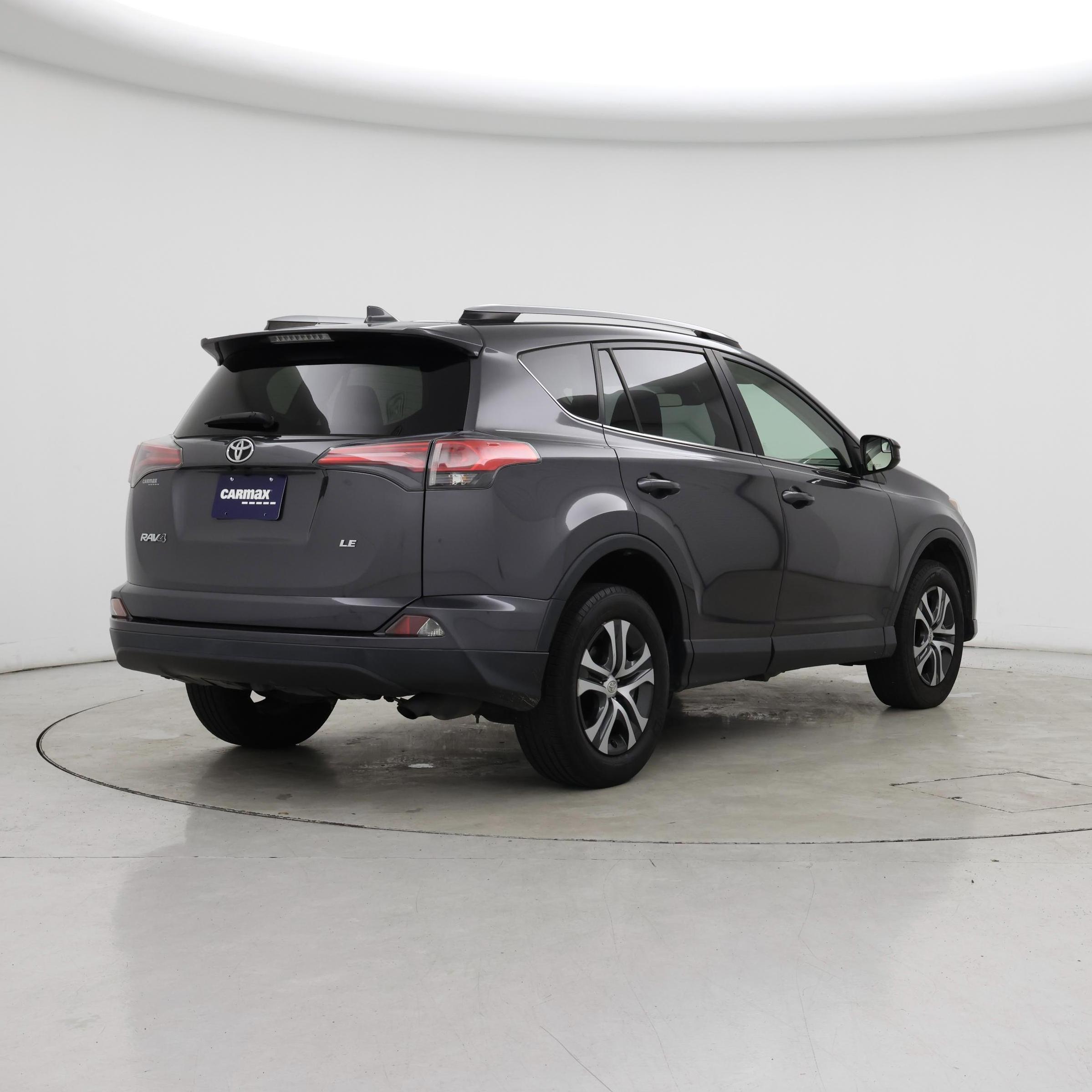 Thumbnail: 2017 Toyota RAV4 - 8