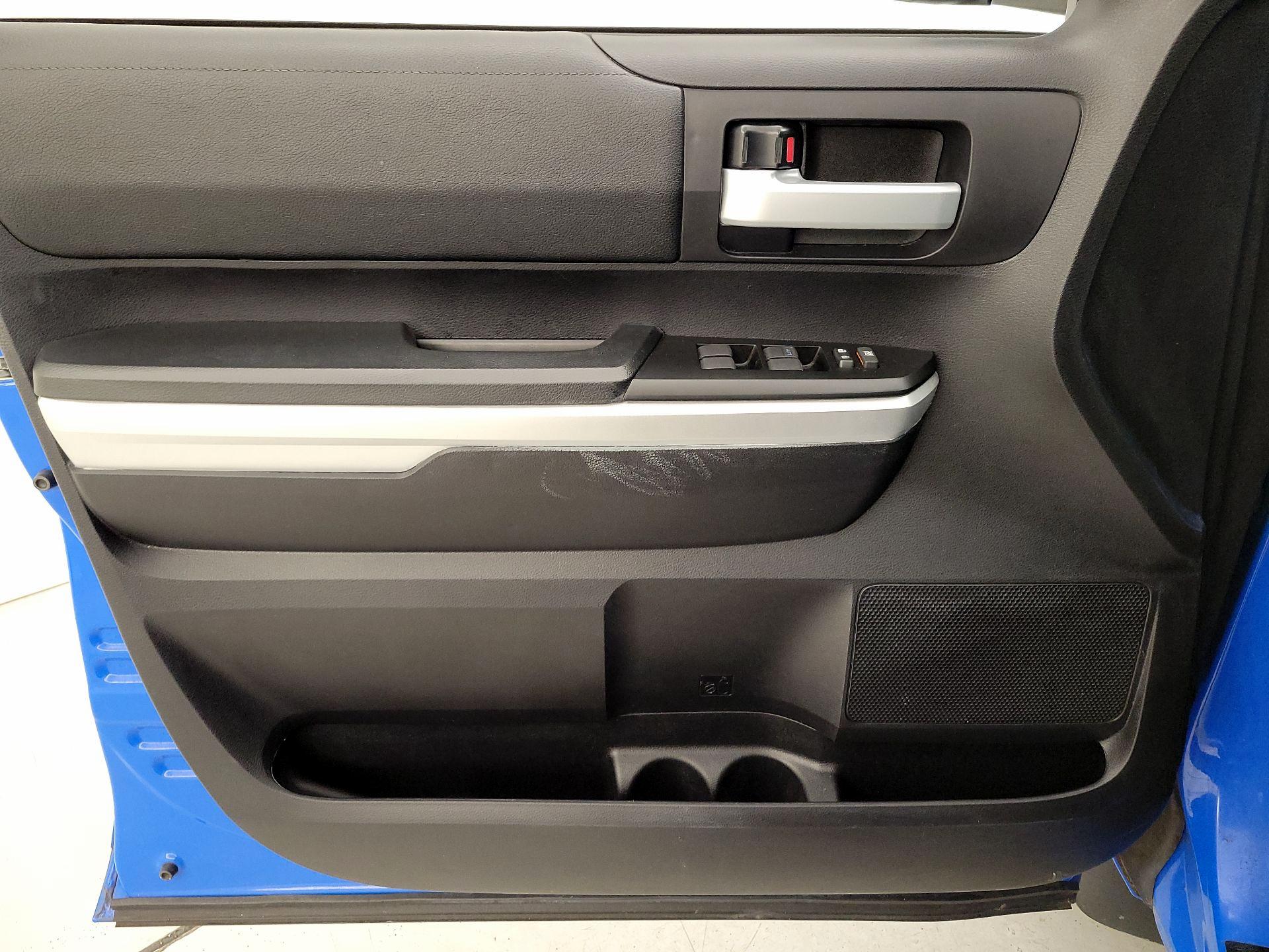 Thumbnail: 2020 Toyota Tundra - 12