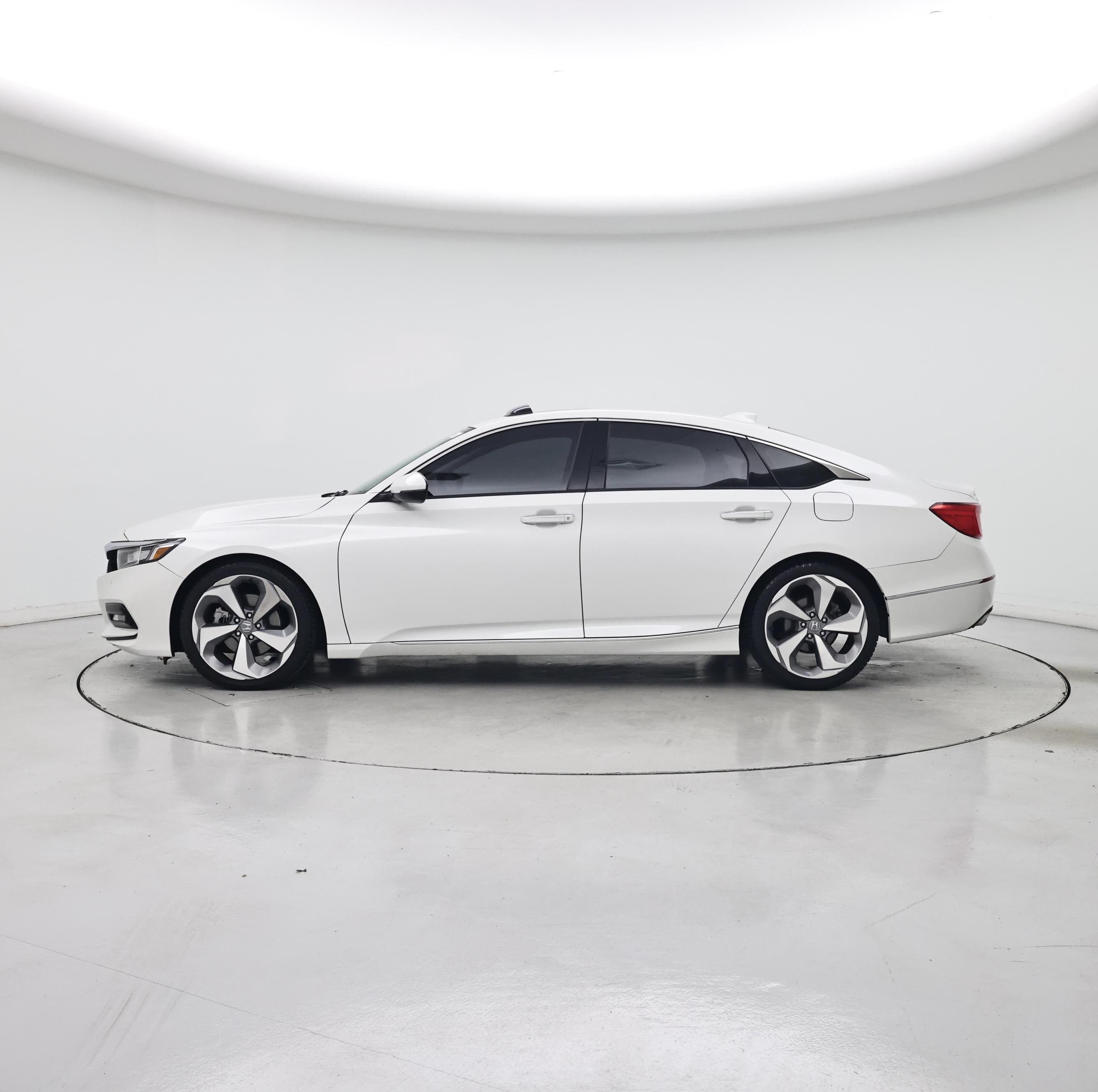 Thumbnail: 2018 Honda Accord - 3