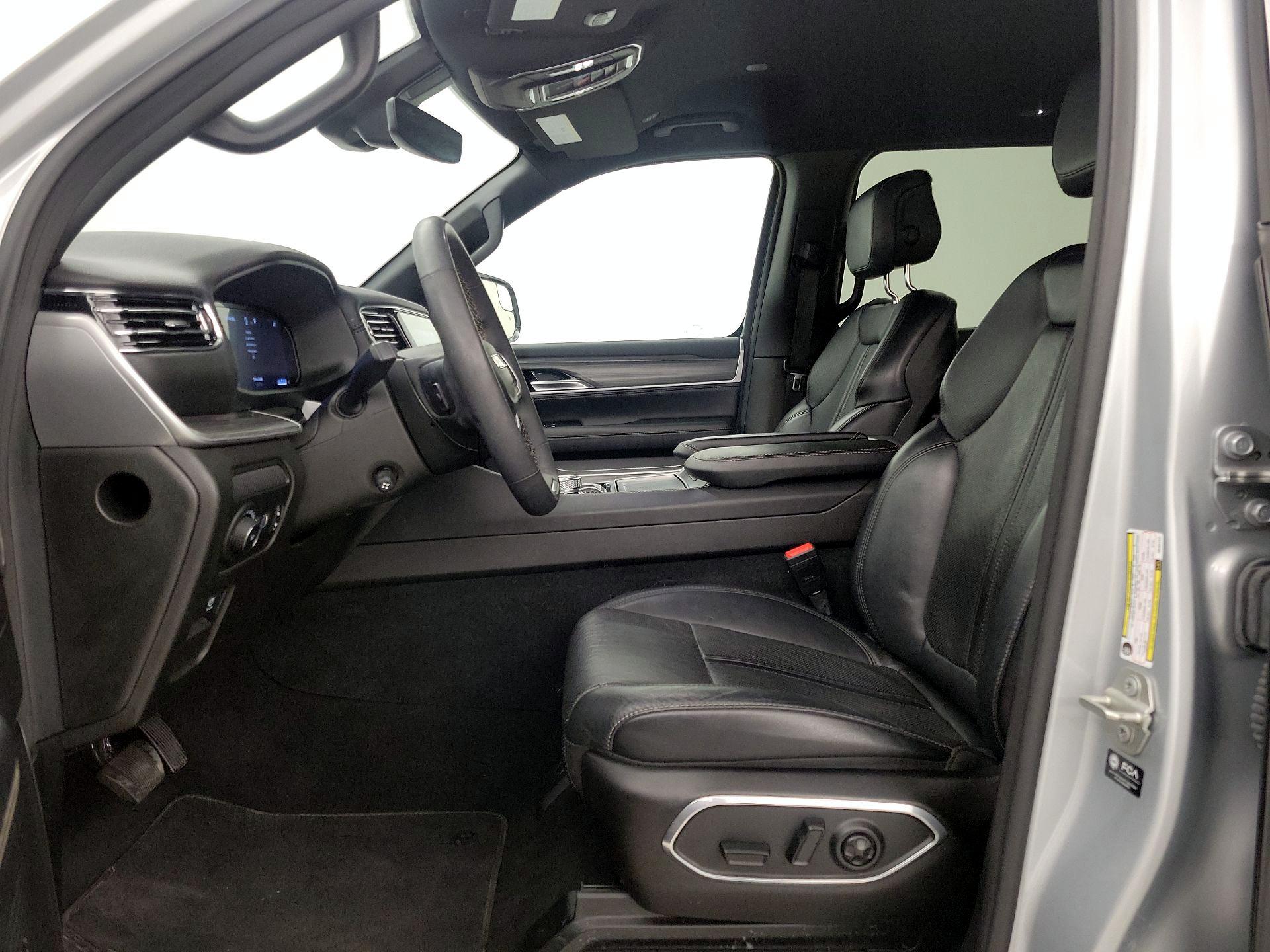 Thumbnail: 2024 Jeep Wagoneer - 11