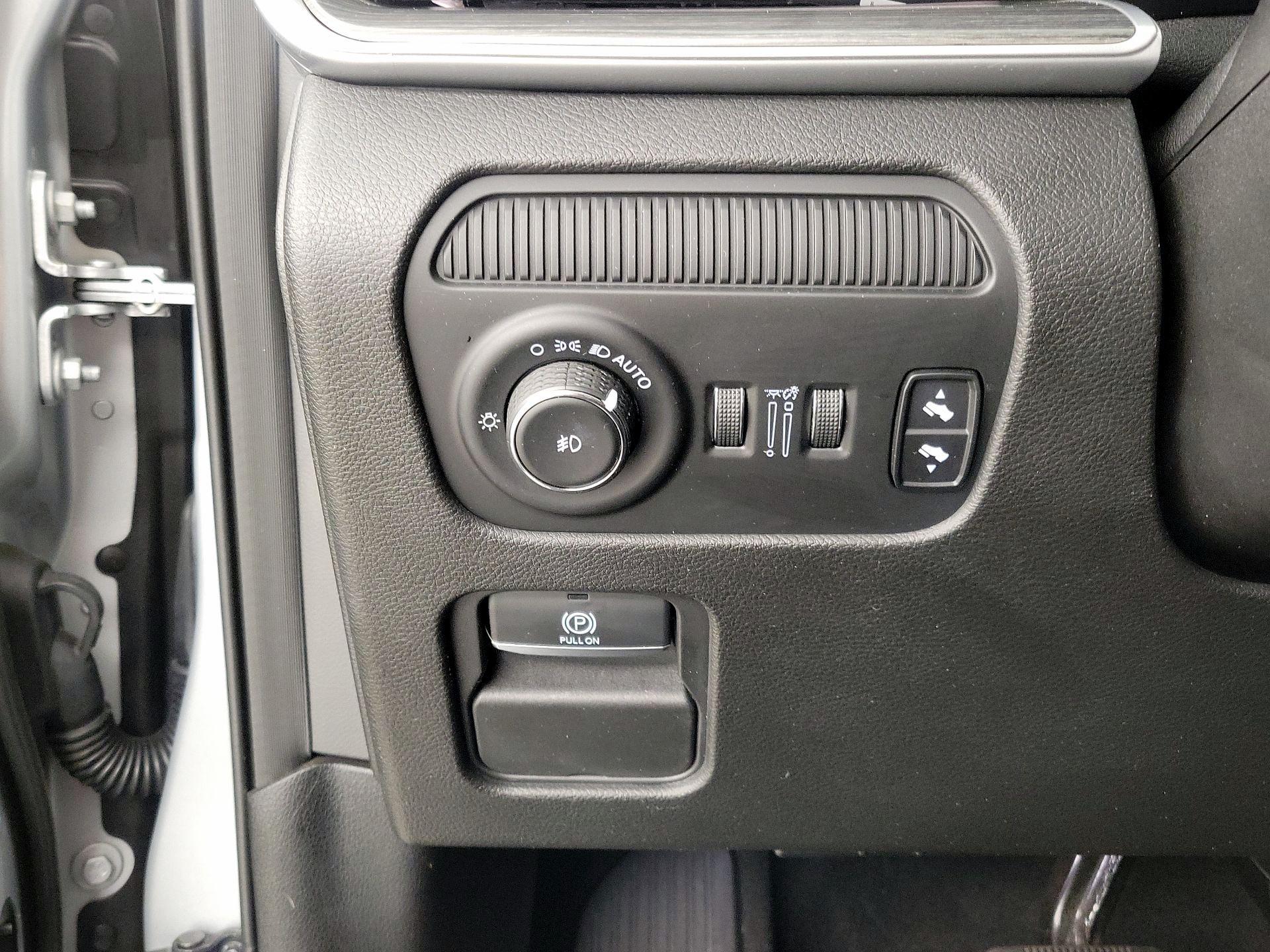 Thumbnail: 2024 Jeep Wagoneer - 13