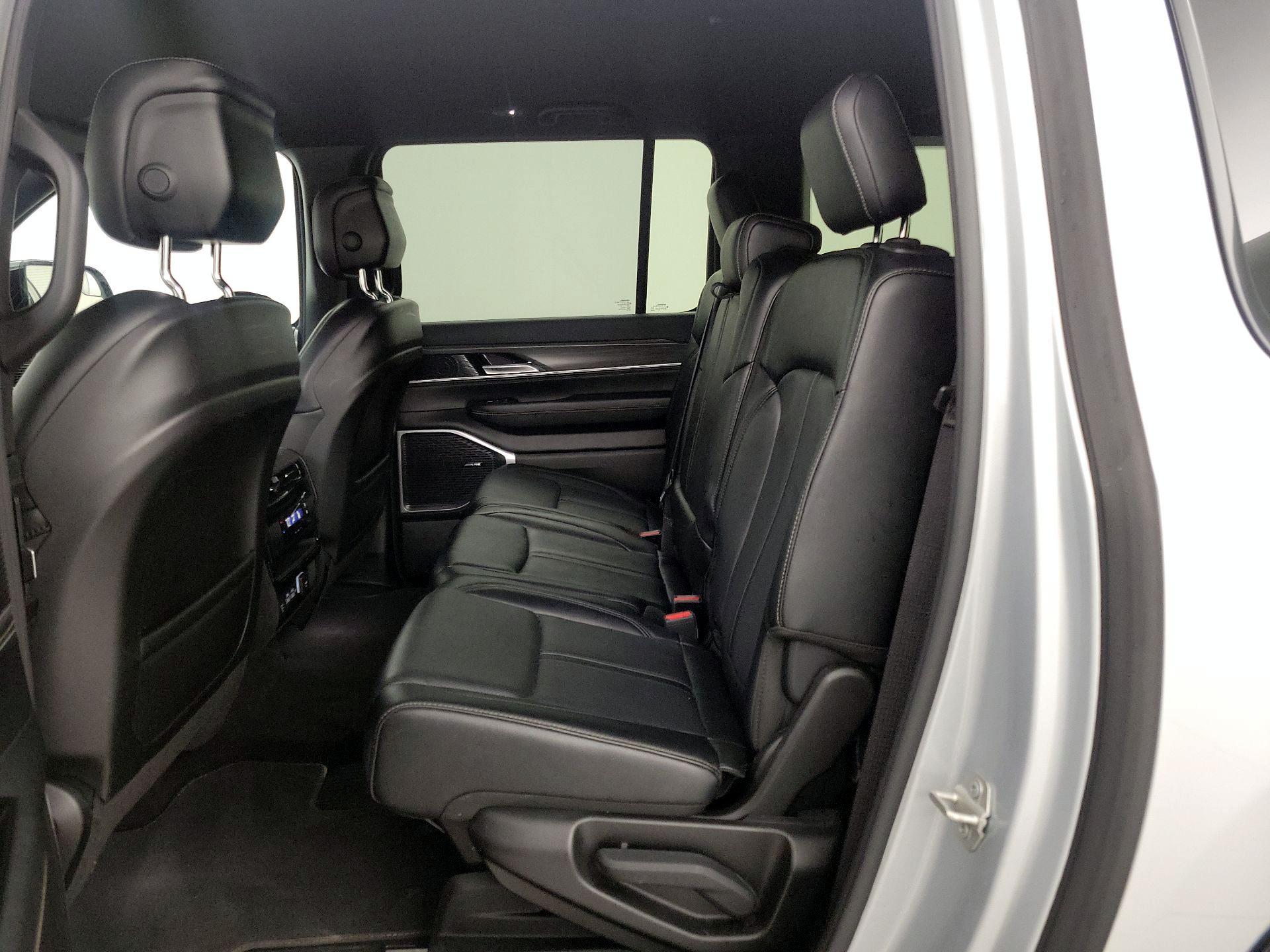 Thumbnail: 2024 Jeep Wagoneer - 20