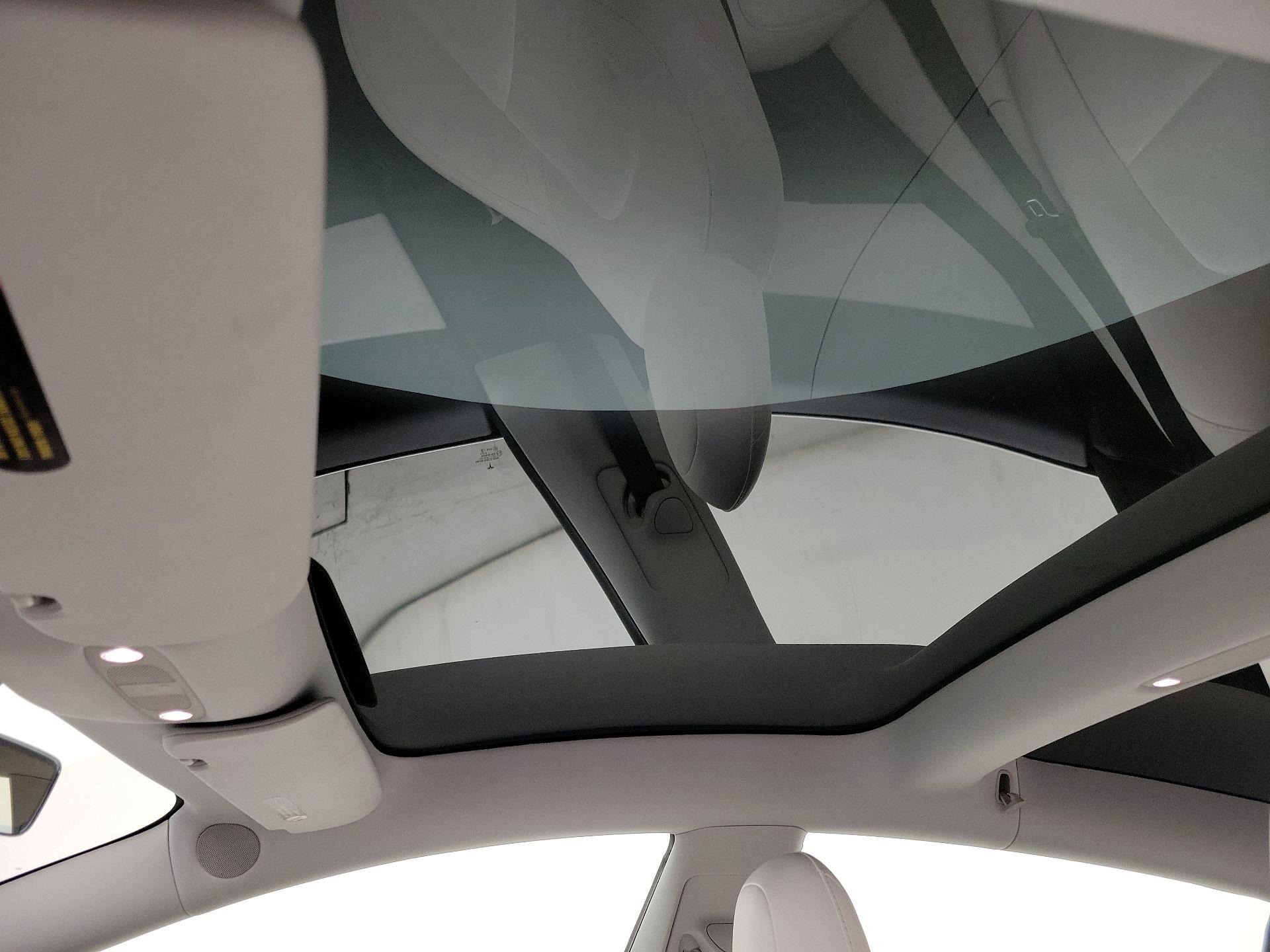 Thumbnail: 2020 Tesla Model 3 - 19