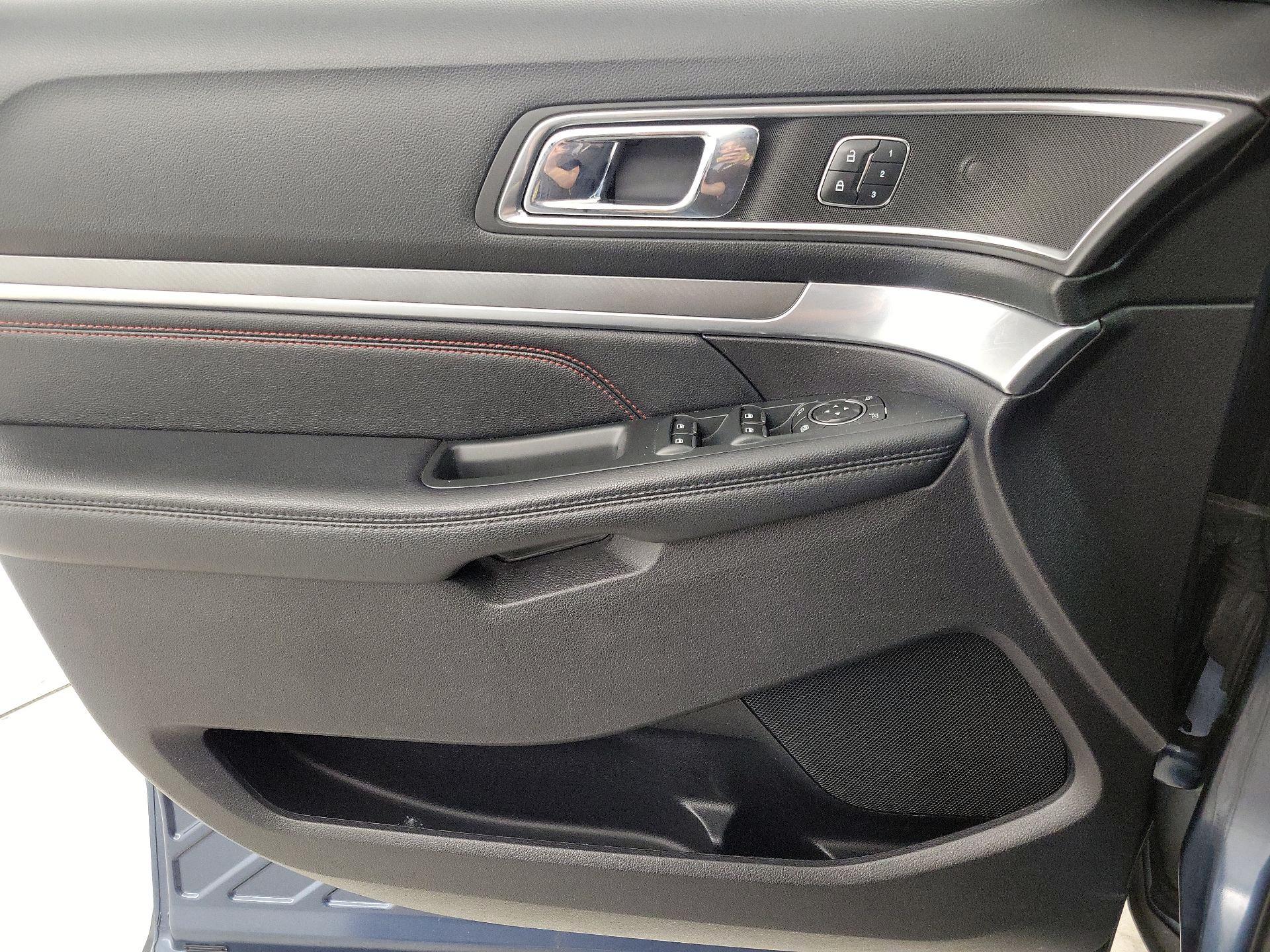 Thumbnail: 2019 Ford Explorer - 12