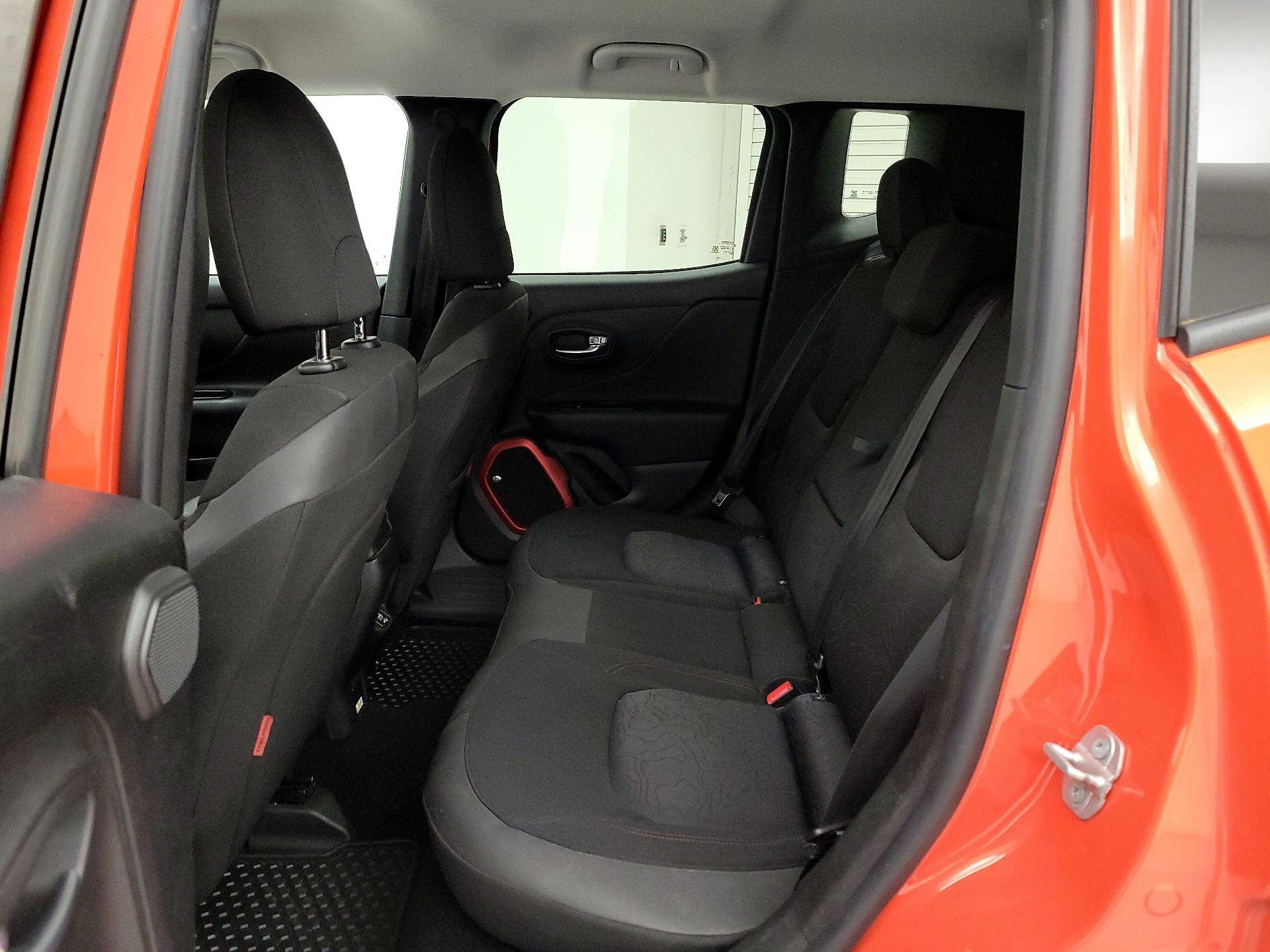 Thumbnail: 2018 Jeep Renegade - 19