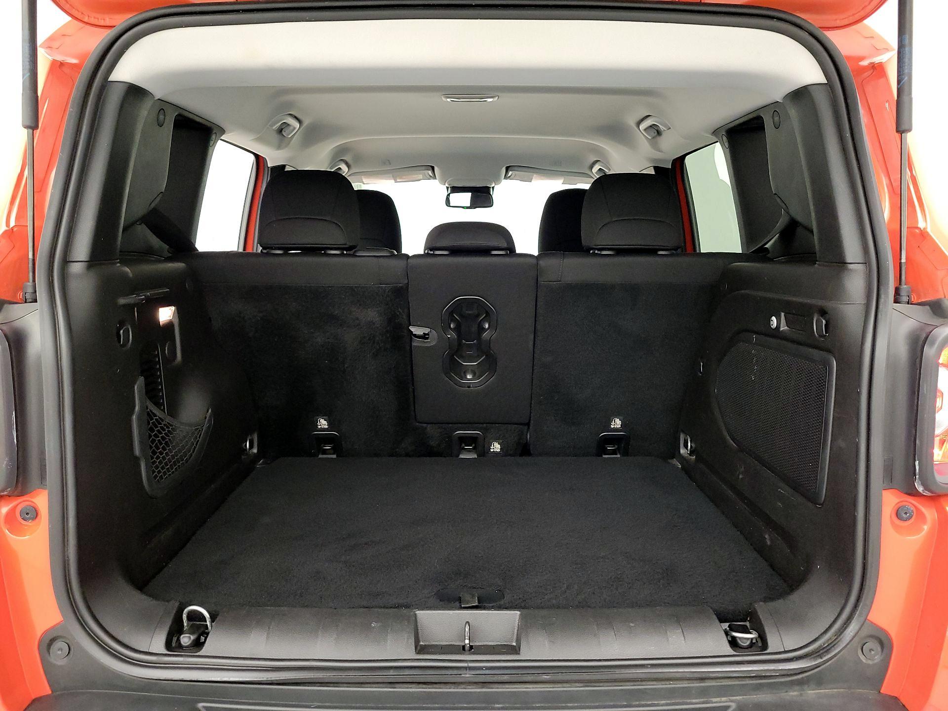 Thumbnail: 2018 Jeep Renegade - 20