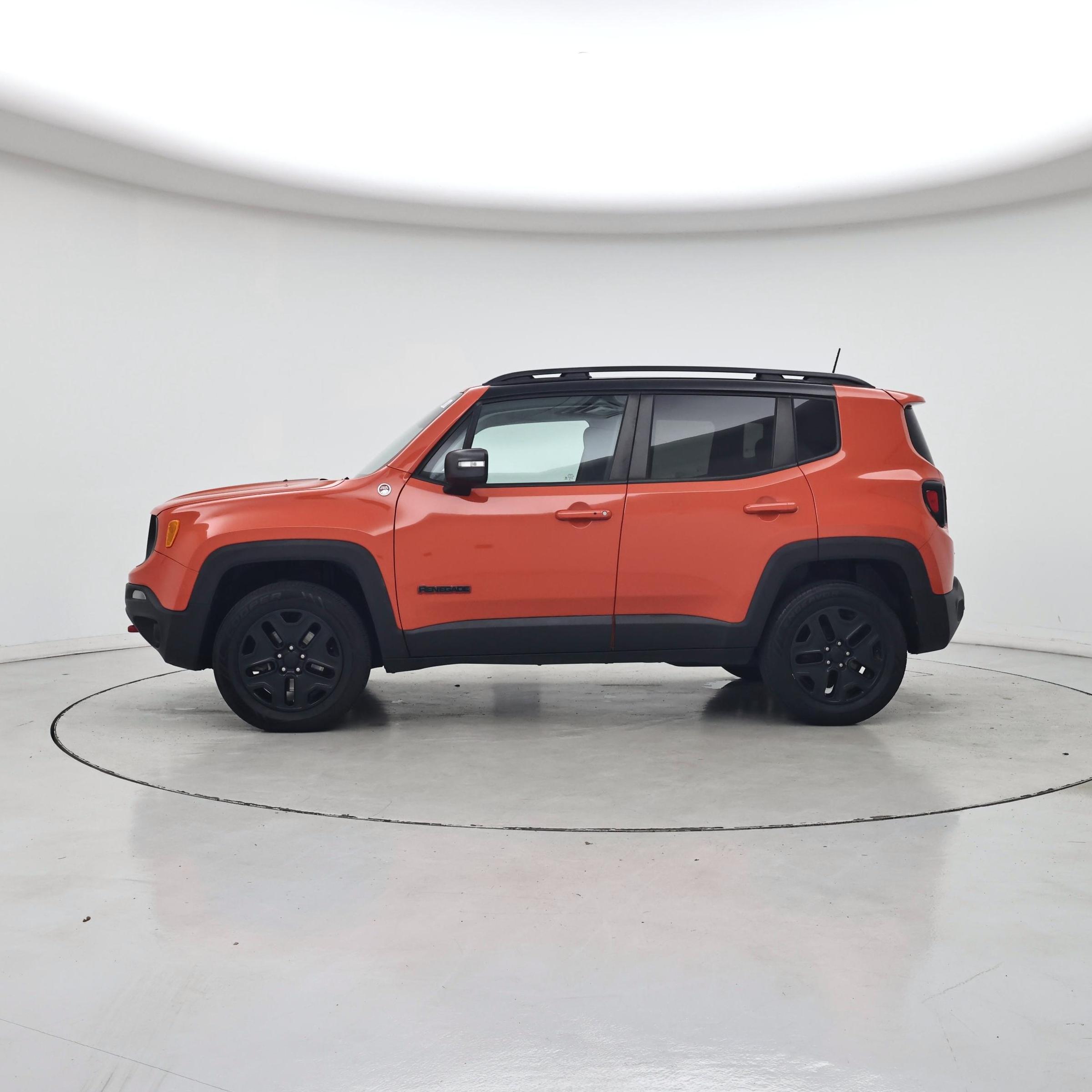Thumbnail: 2018 Jeep Renegade - 3