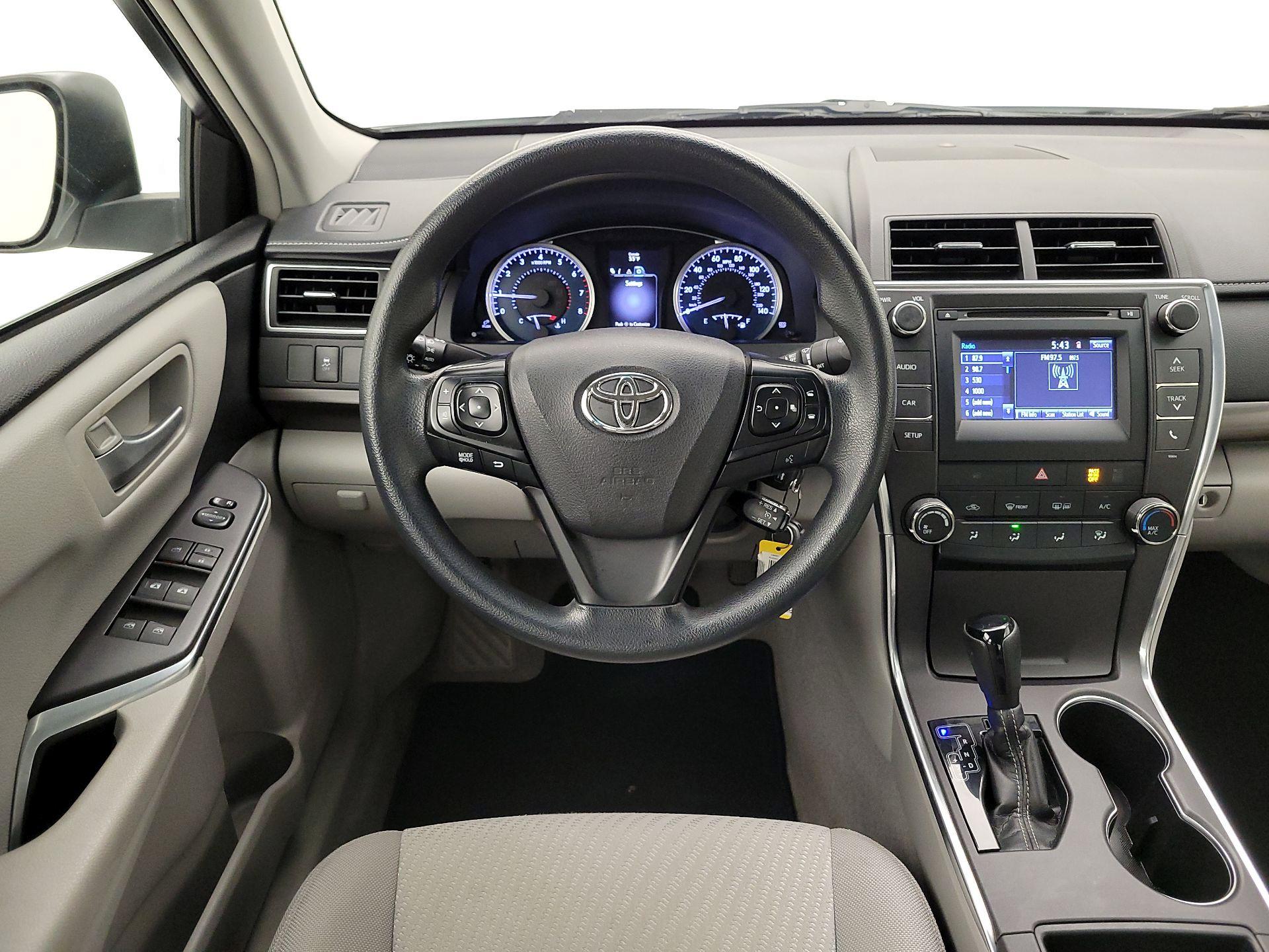 Thumbnail: 2016 Toyota Camry - 10