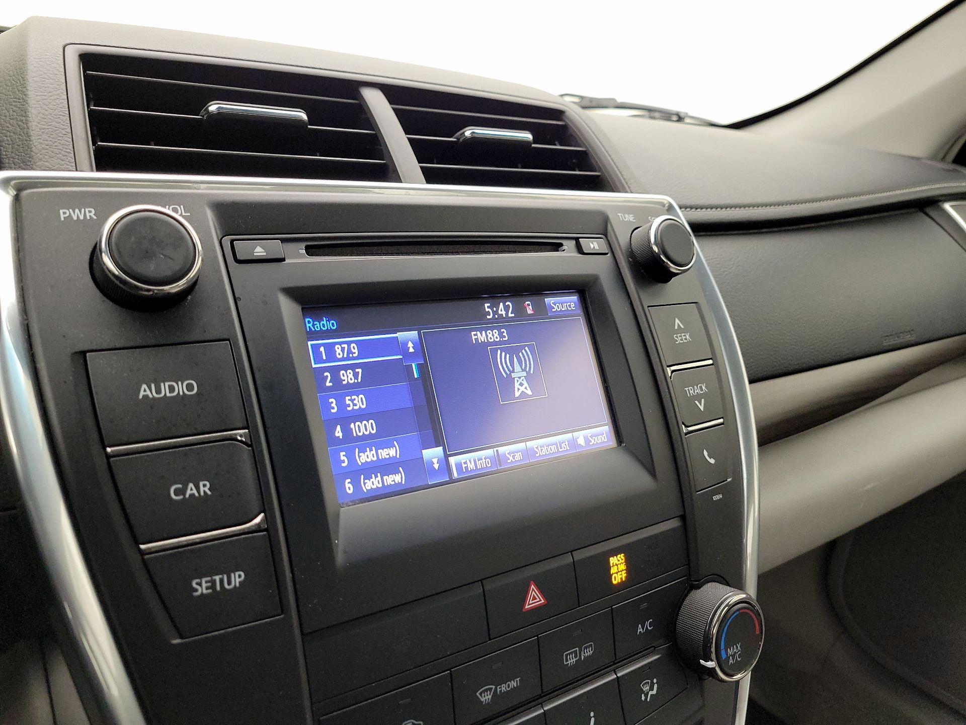 Thumbnail: 2016 Toyota Camry - 15