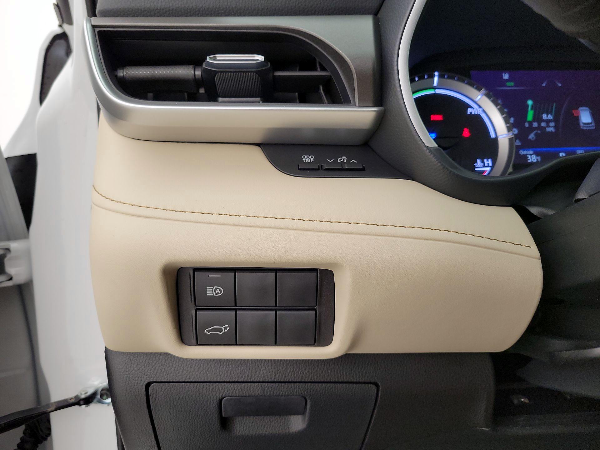 Thumbnail: 2024 Toyota Highlander - 13