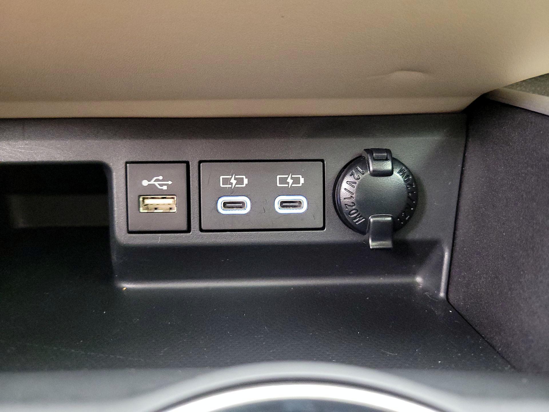 Thumbnail: 2024 Toyota Highlander - 18