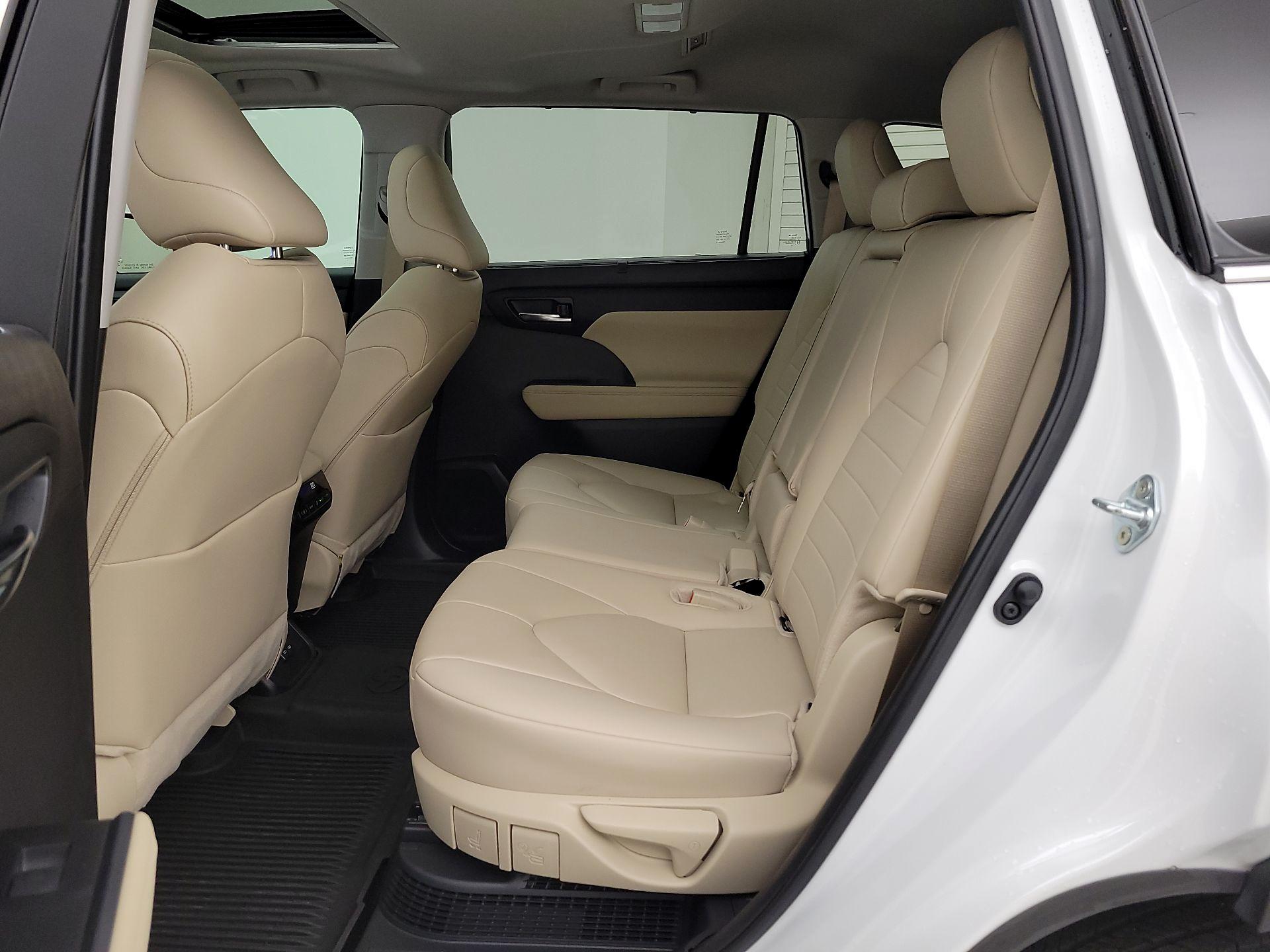 Thumbnail: 2024 Toyota Highlander - 20