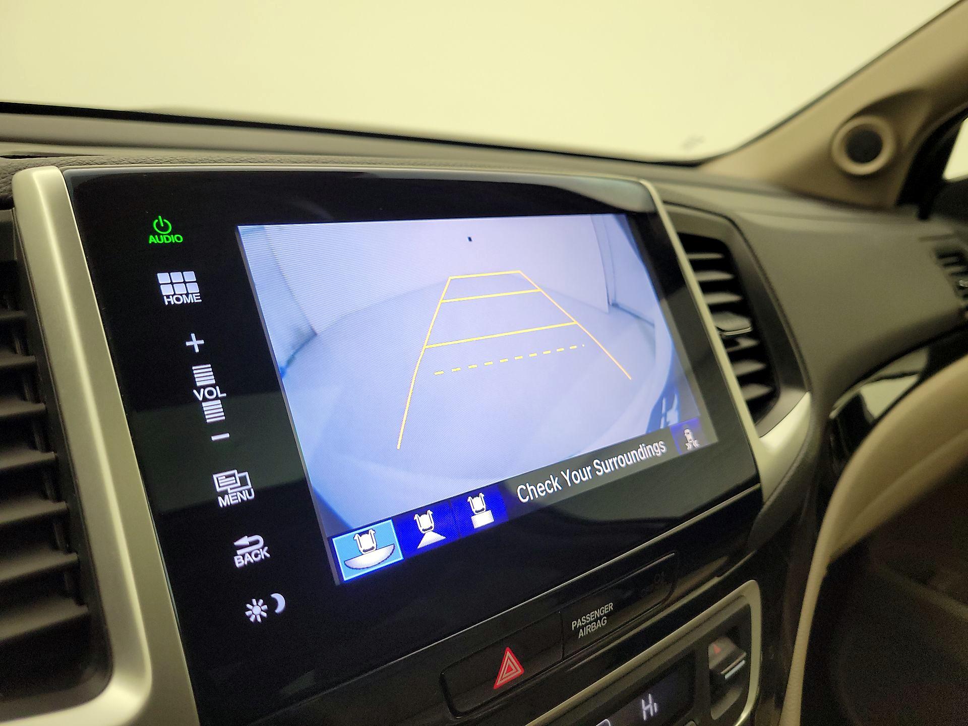 Thumbnail: 2016 Honda Pilot - 15